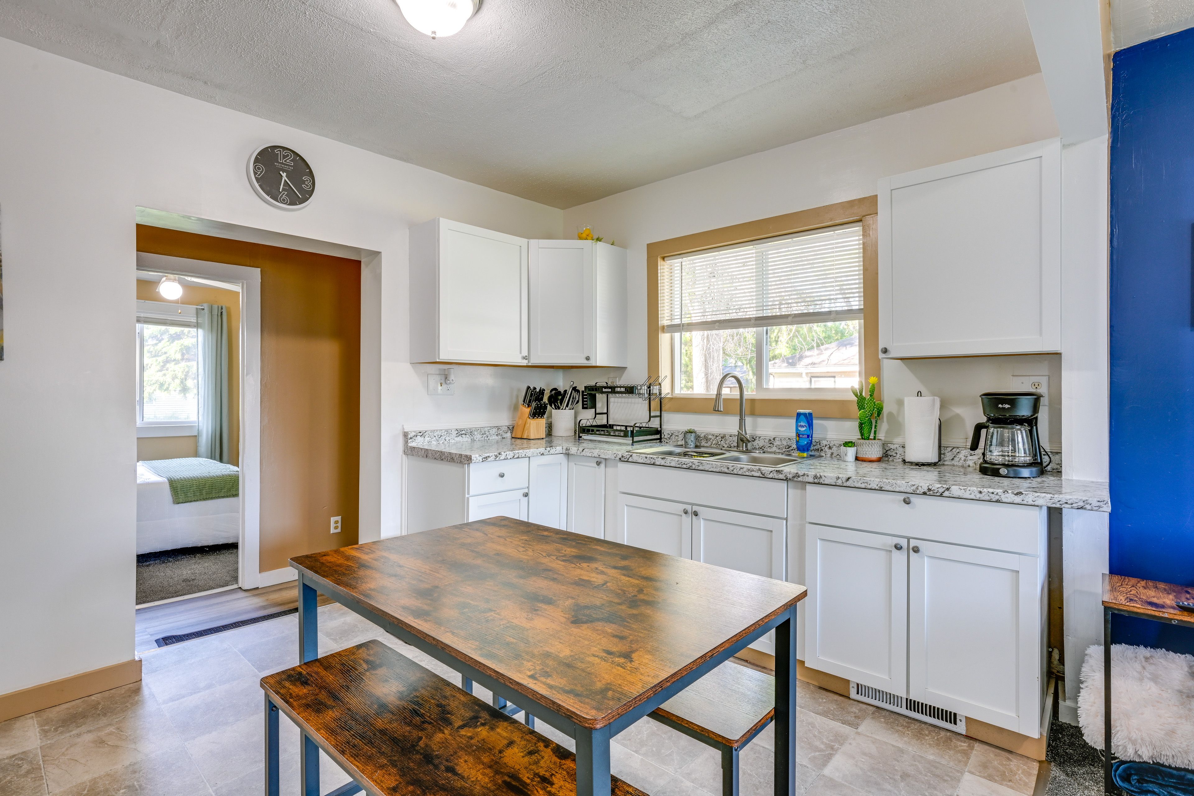 Kitchen | Single Story | Dishware & Flatware Provided | Spices