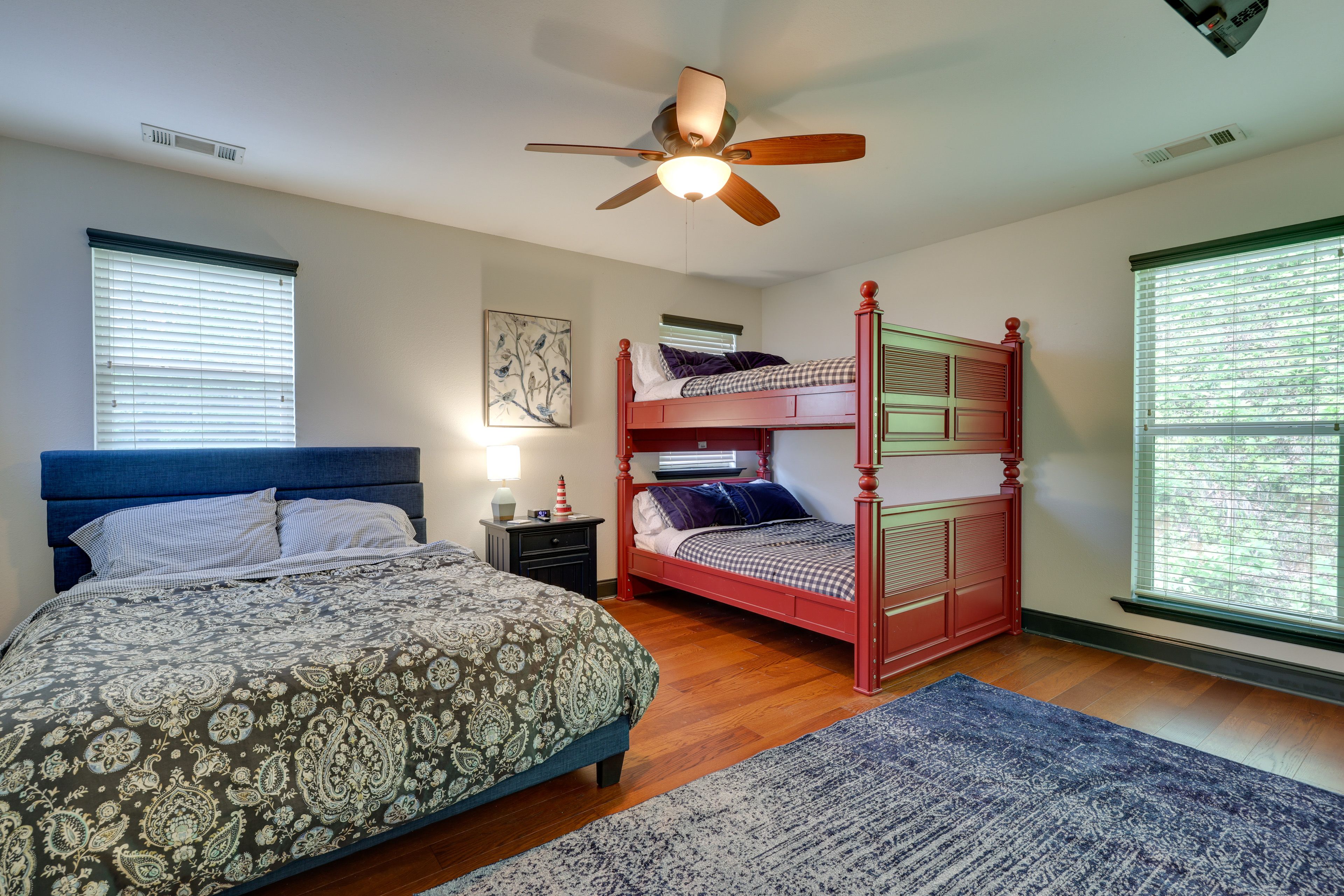 Bedroom 3 | Queen Bed | Full Bunk Bed
