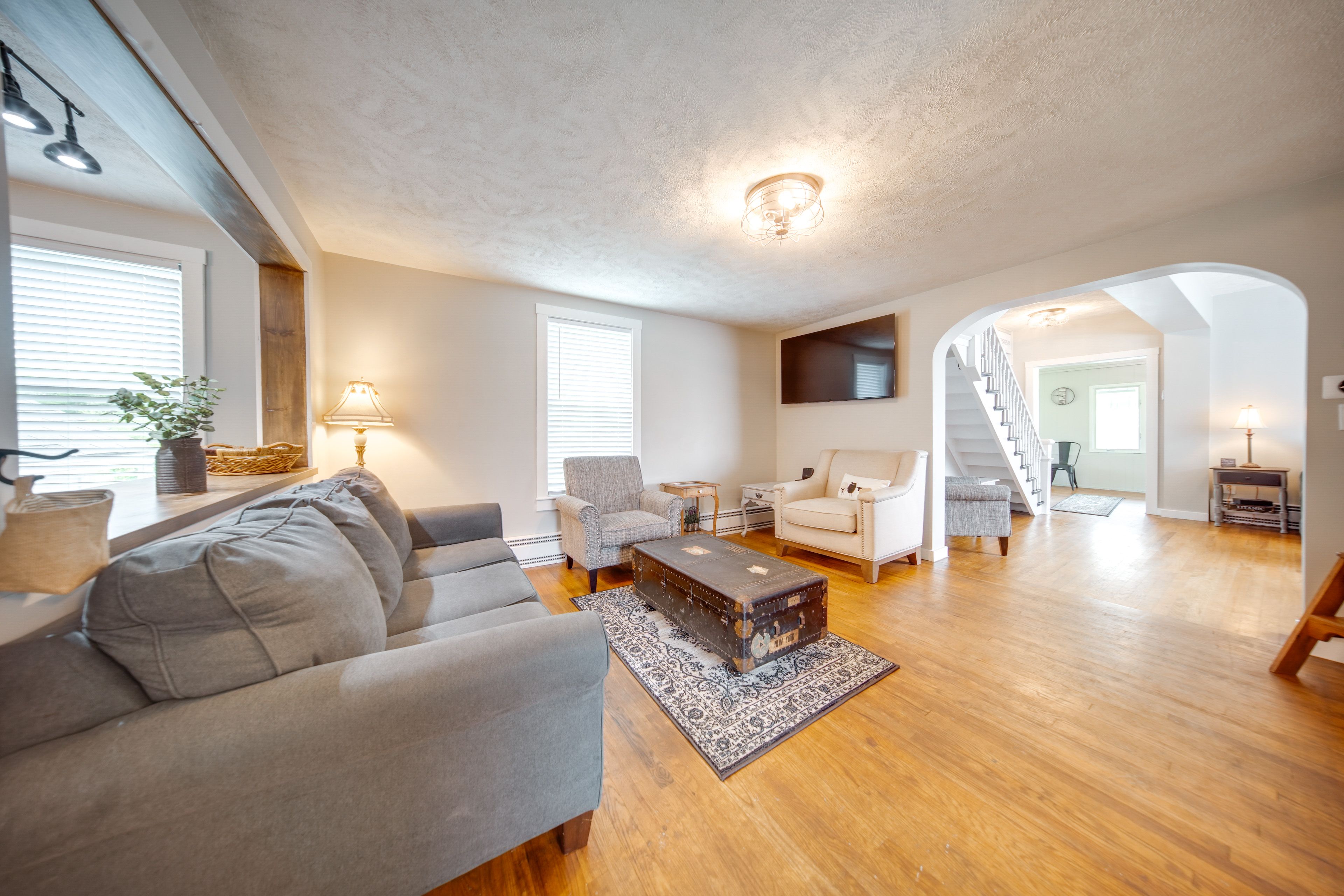 Living Room | Free WiFi | Smart TV