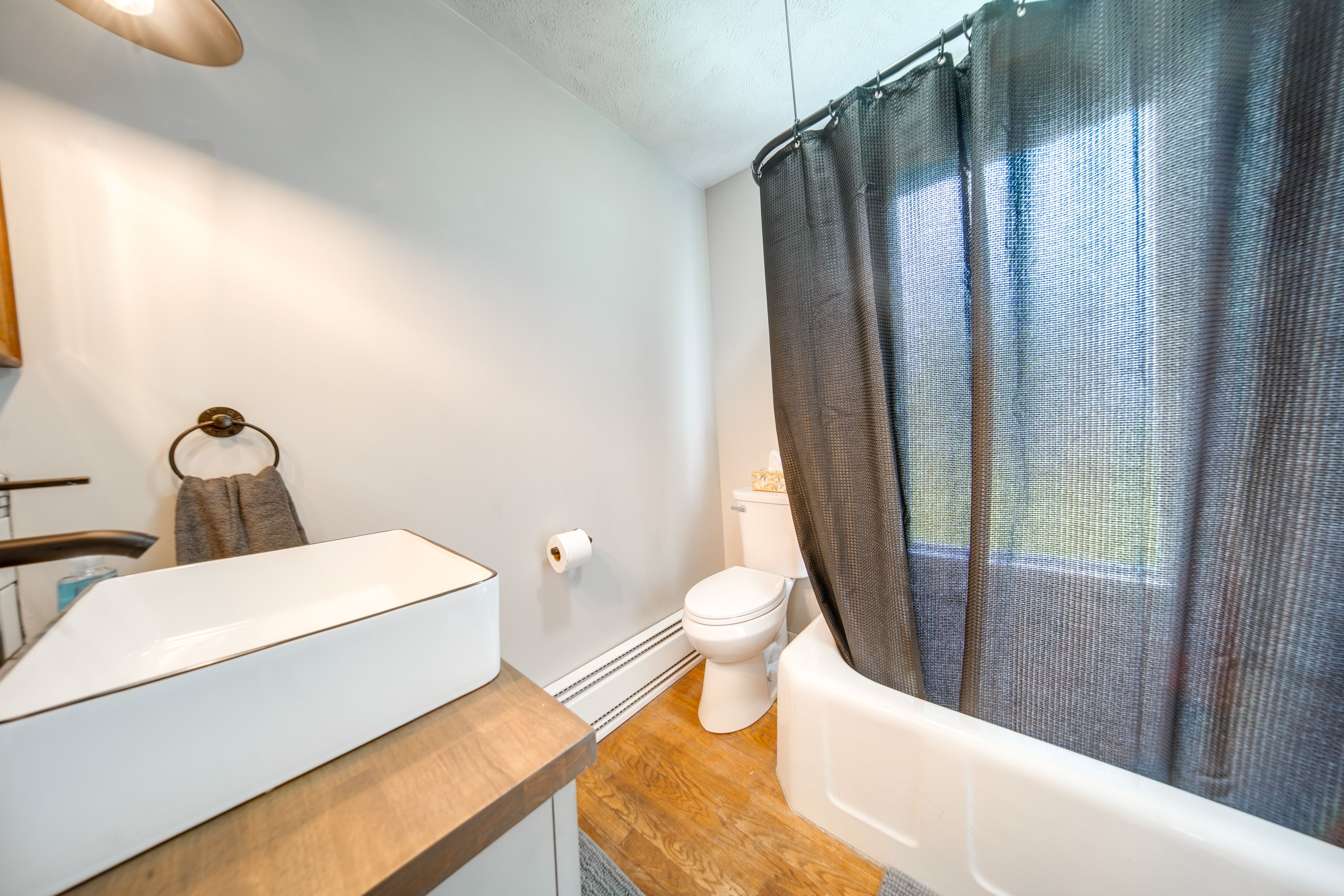 Full Bathroom