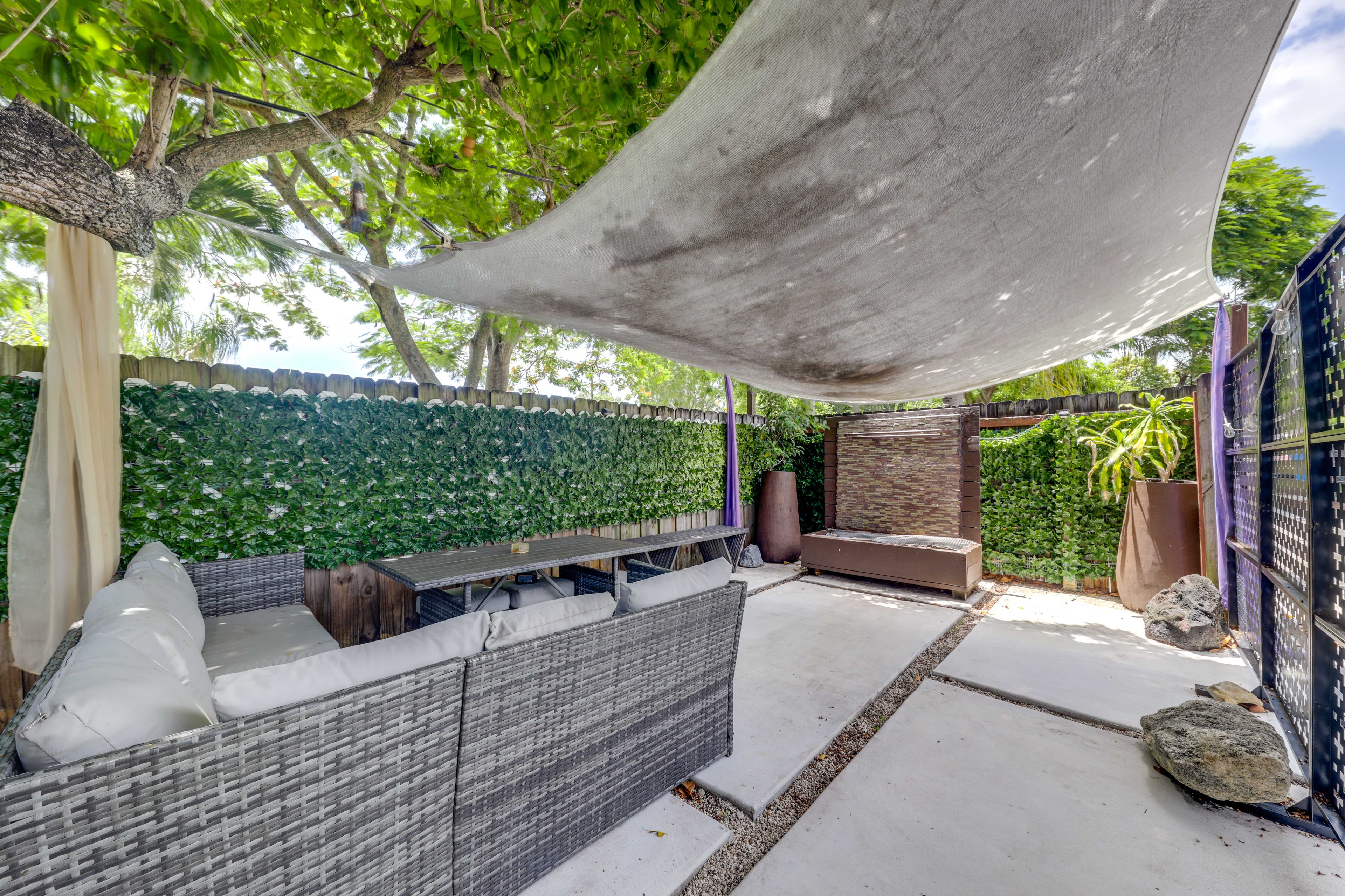 Patio | Lounge Seating