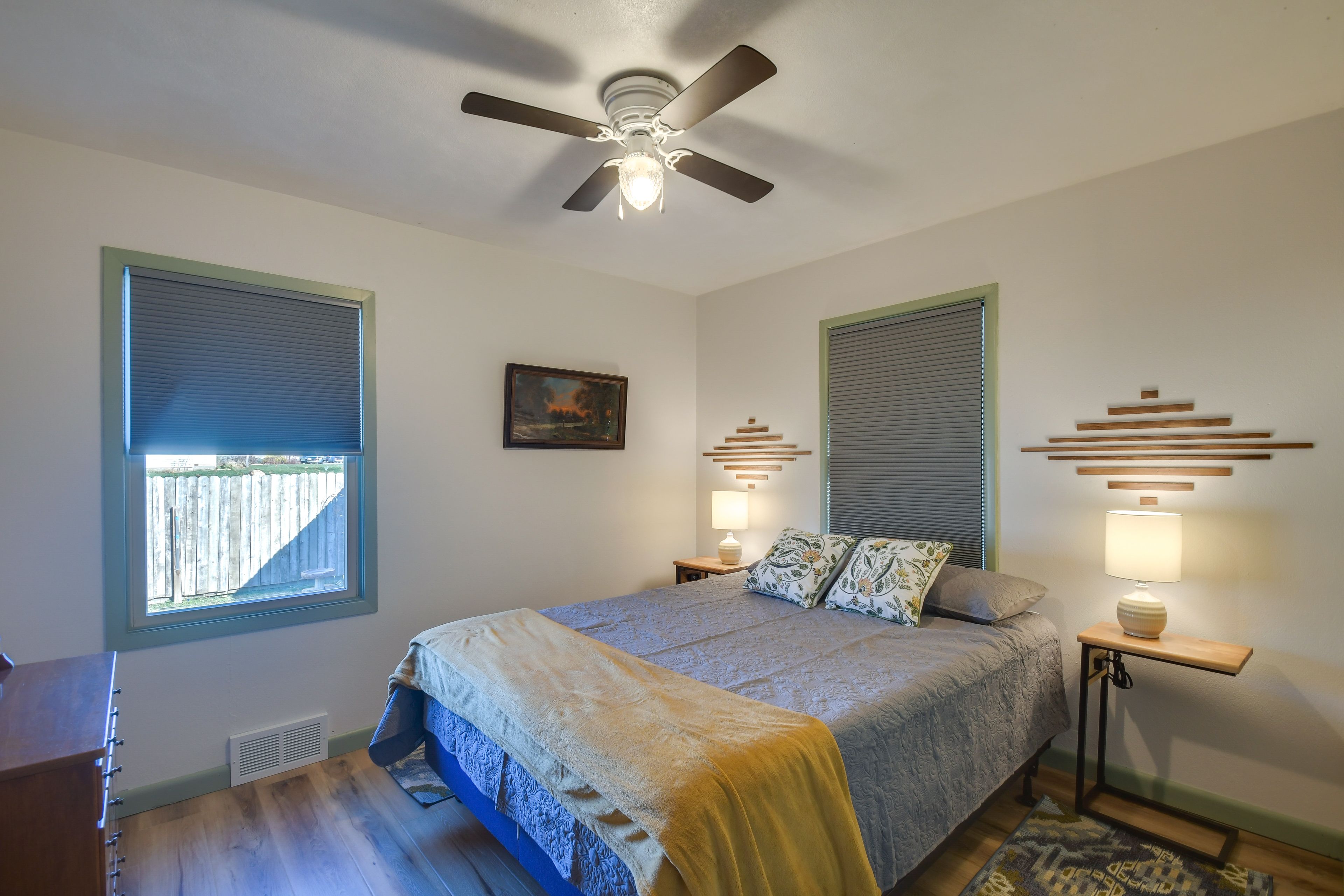 Bedroom 2 | Queen Bed