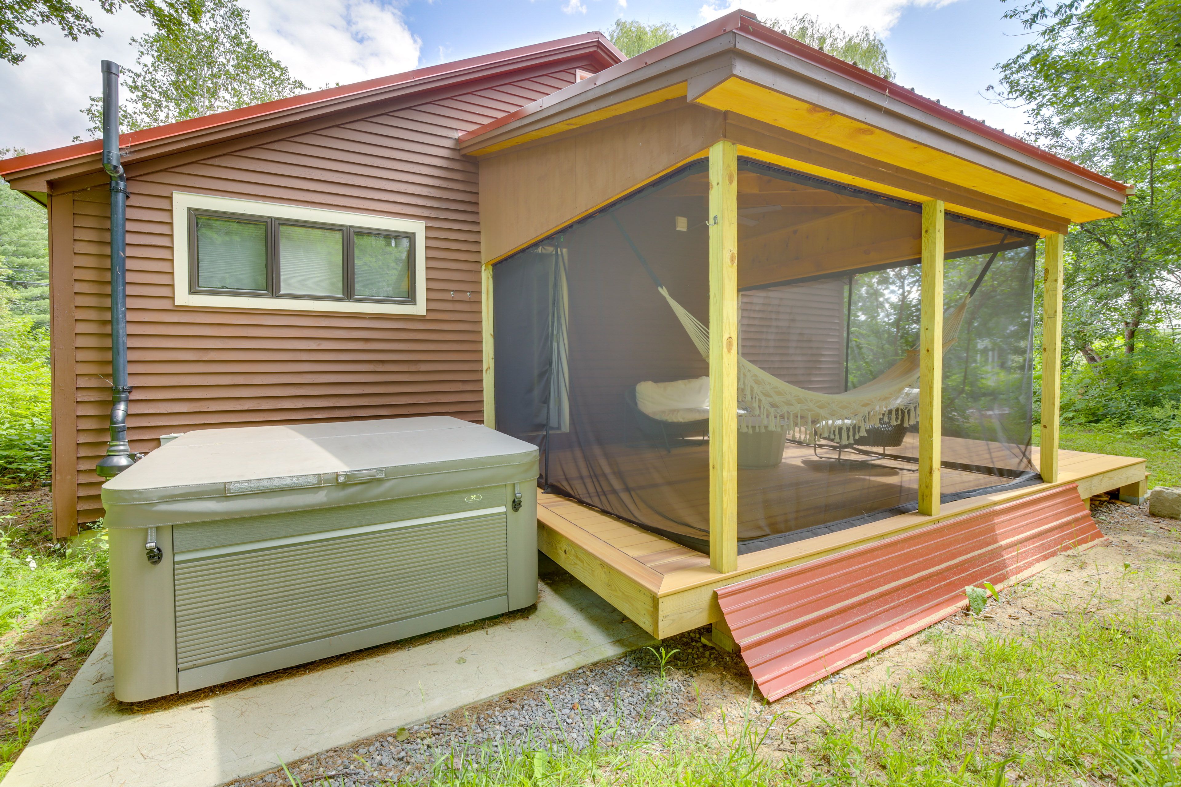 Exterior | Saltwater Hot Tub