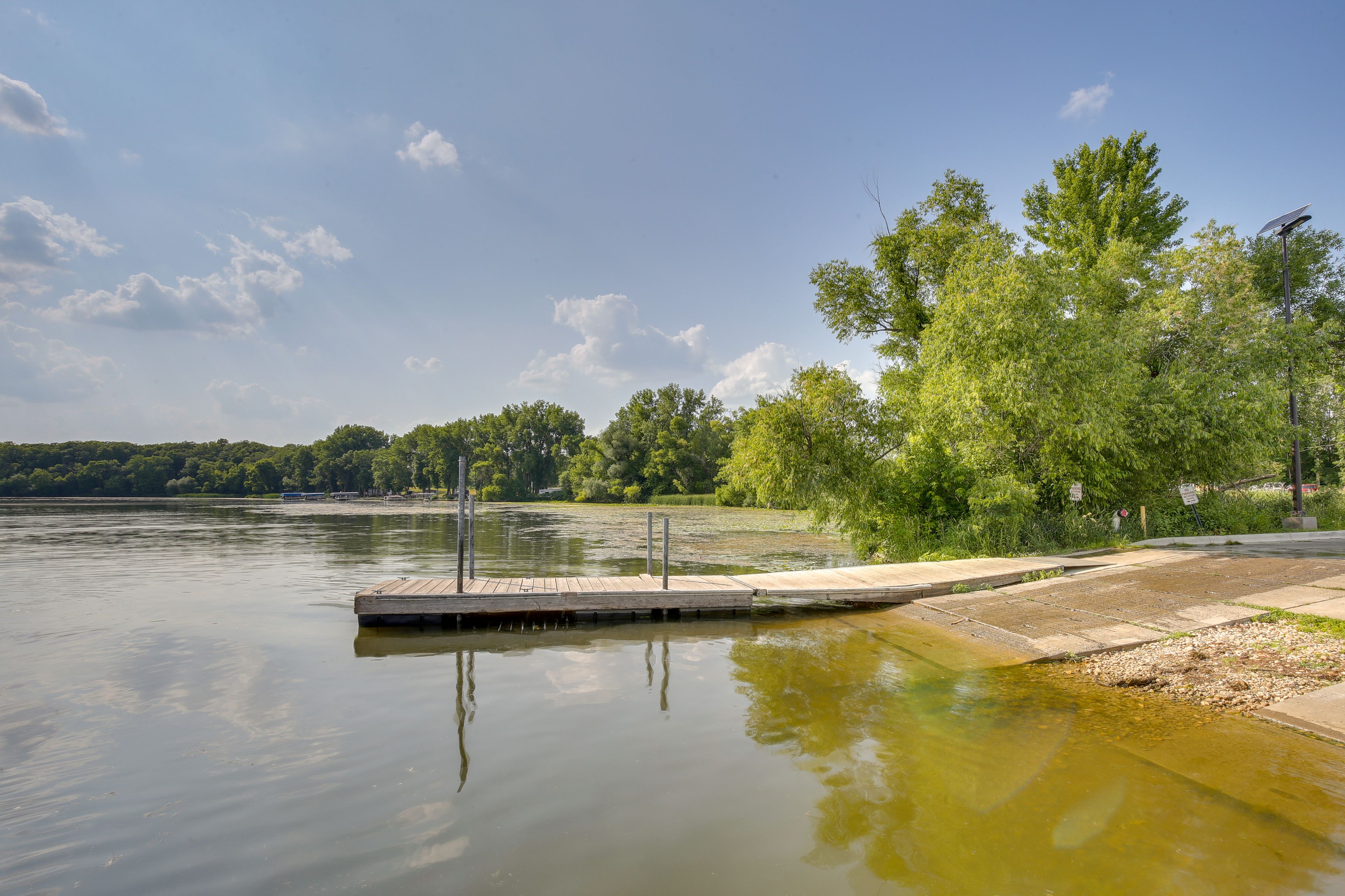 Cedar Lake Access | 2 Mi From Property