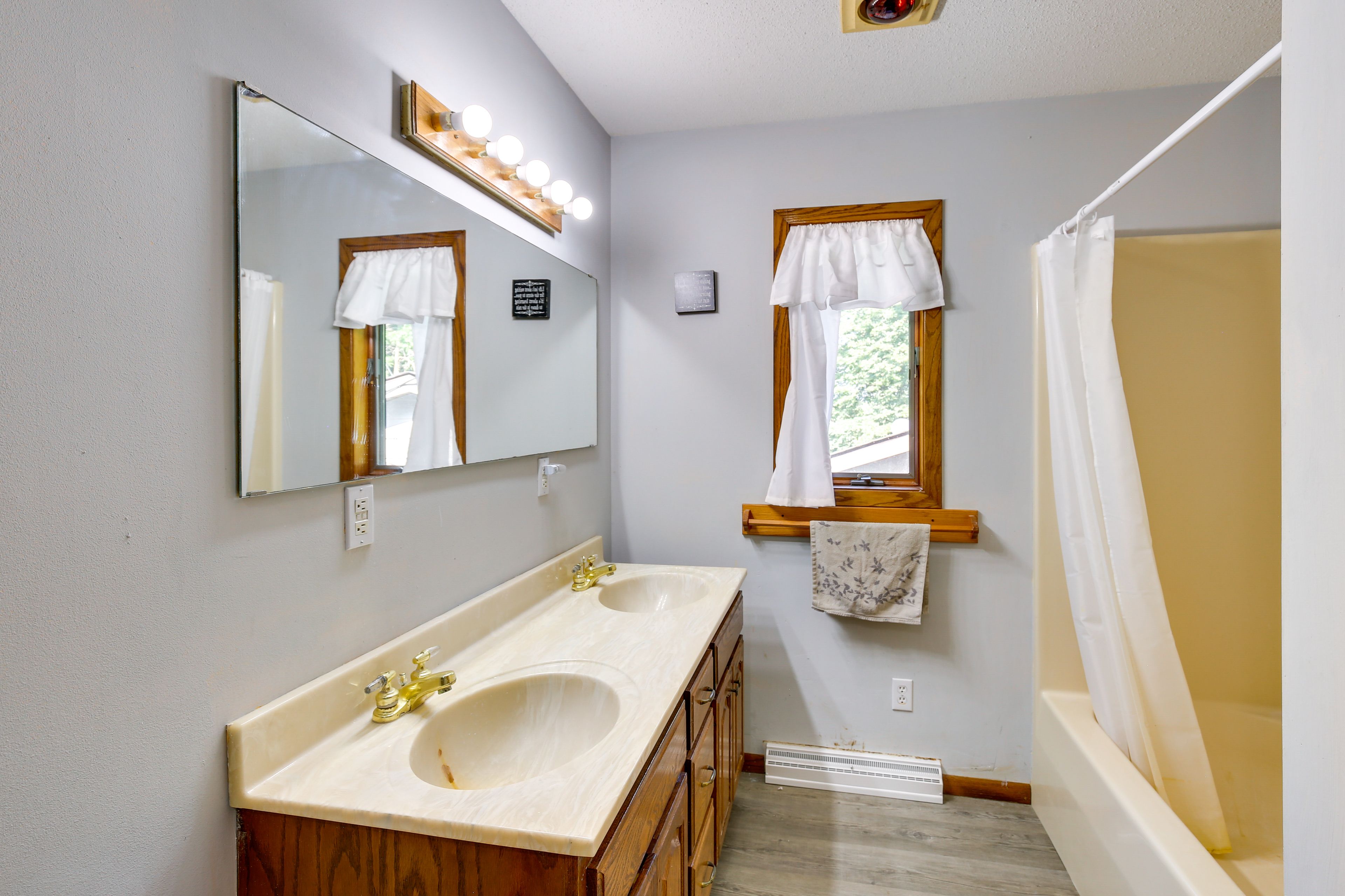 Full Bathroom | Lower Level