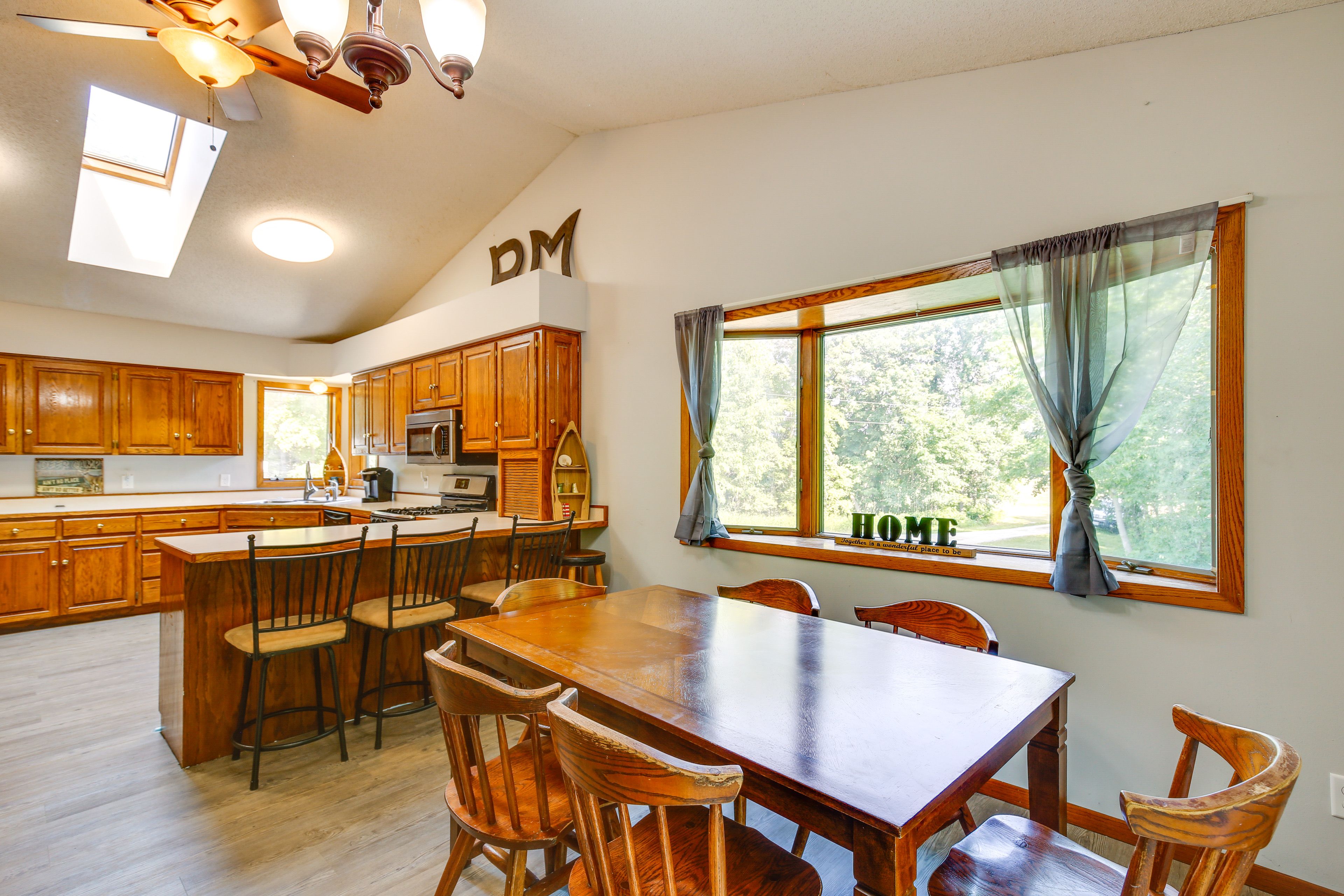 Kilkenny Vacation Rental | 2,150 Sq Ft | 5BR | 2BA | Stairs Required
