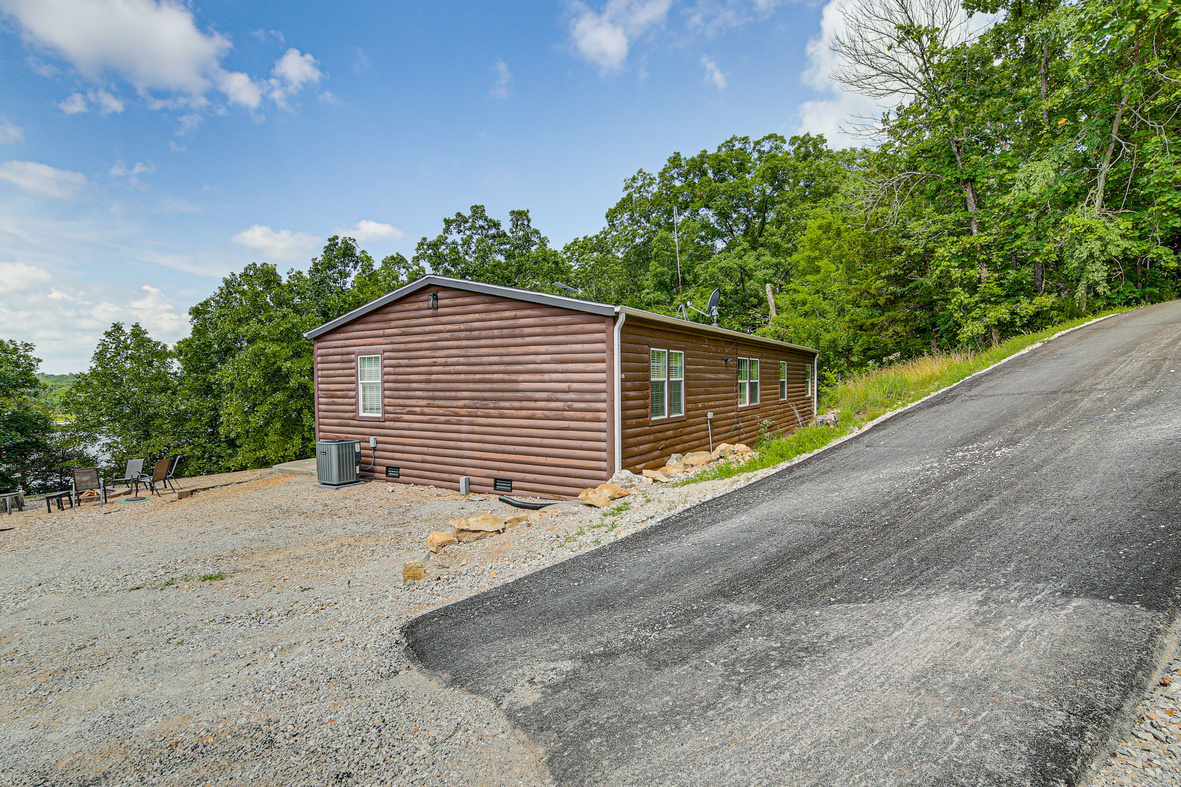 Parking | Driveway (2 Vehicles)