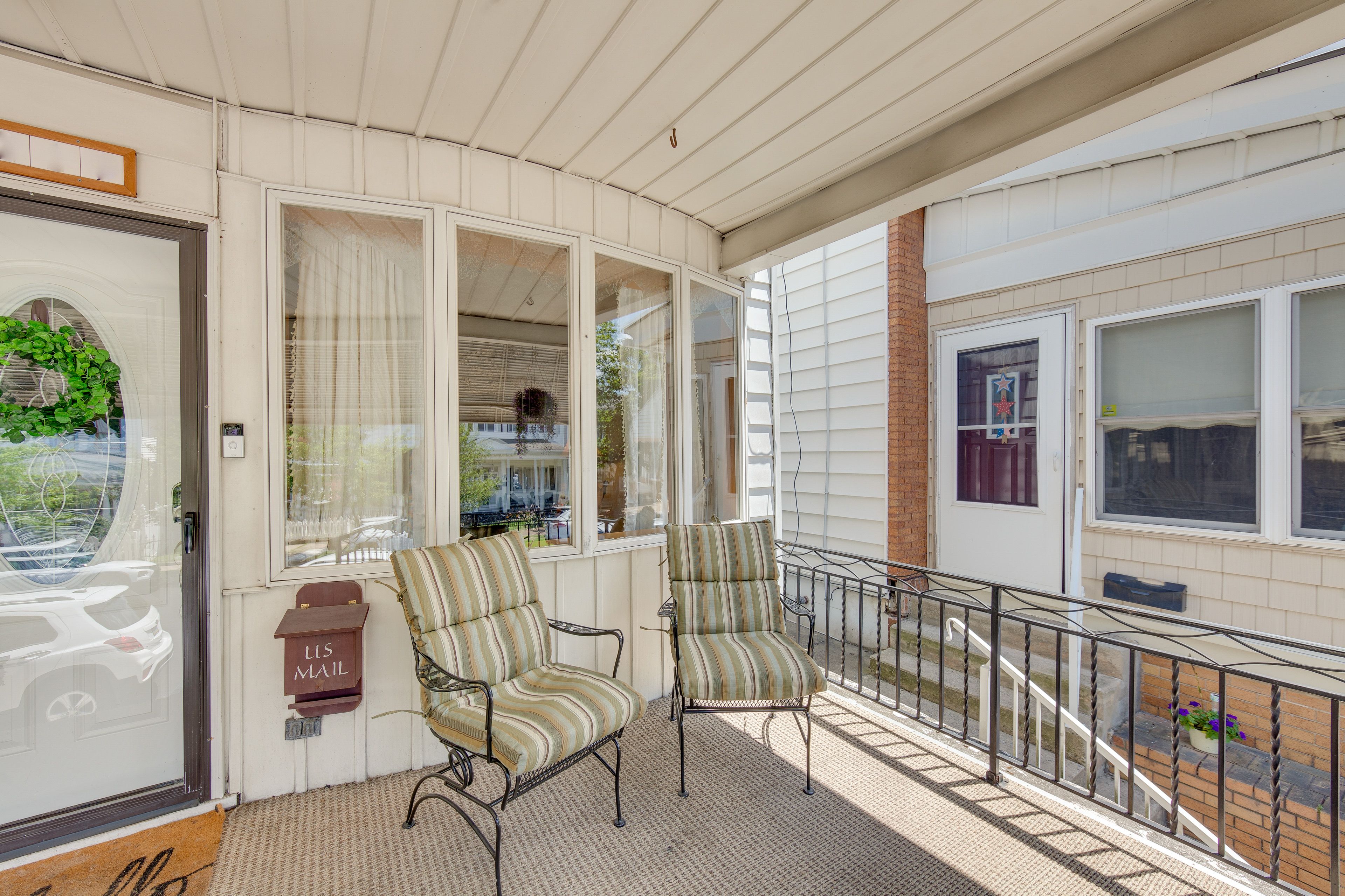 House Exterior | Furnished Porch