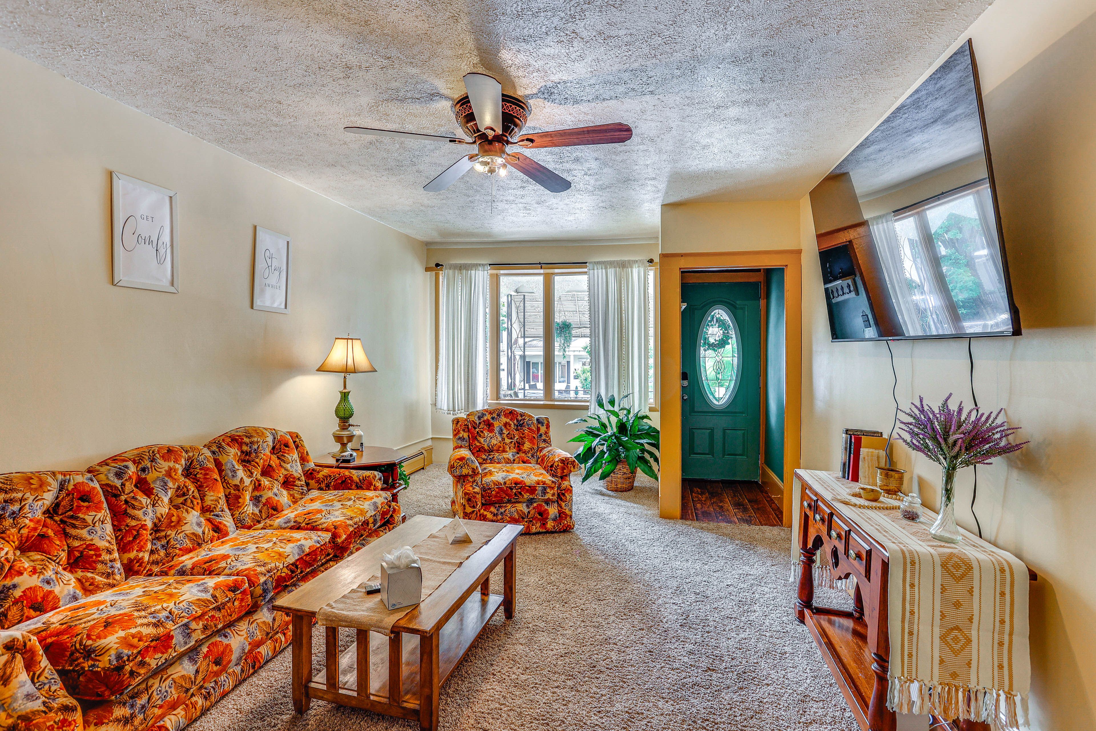 Mt Carmel Vacation Rental | 3BR | 1BA | Stairs Required | 1,000 Sq Ft