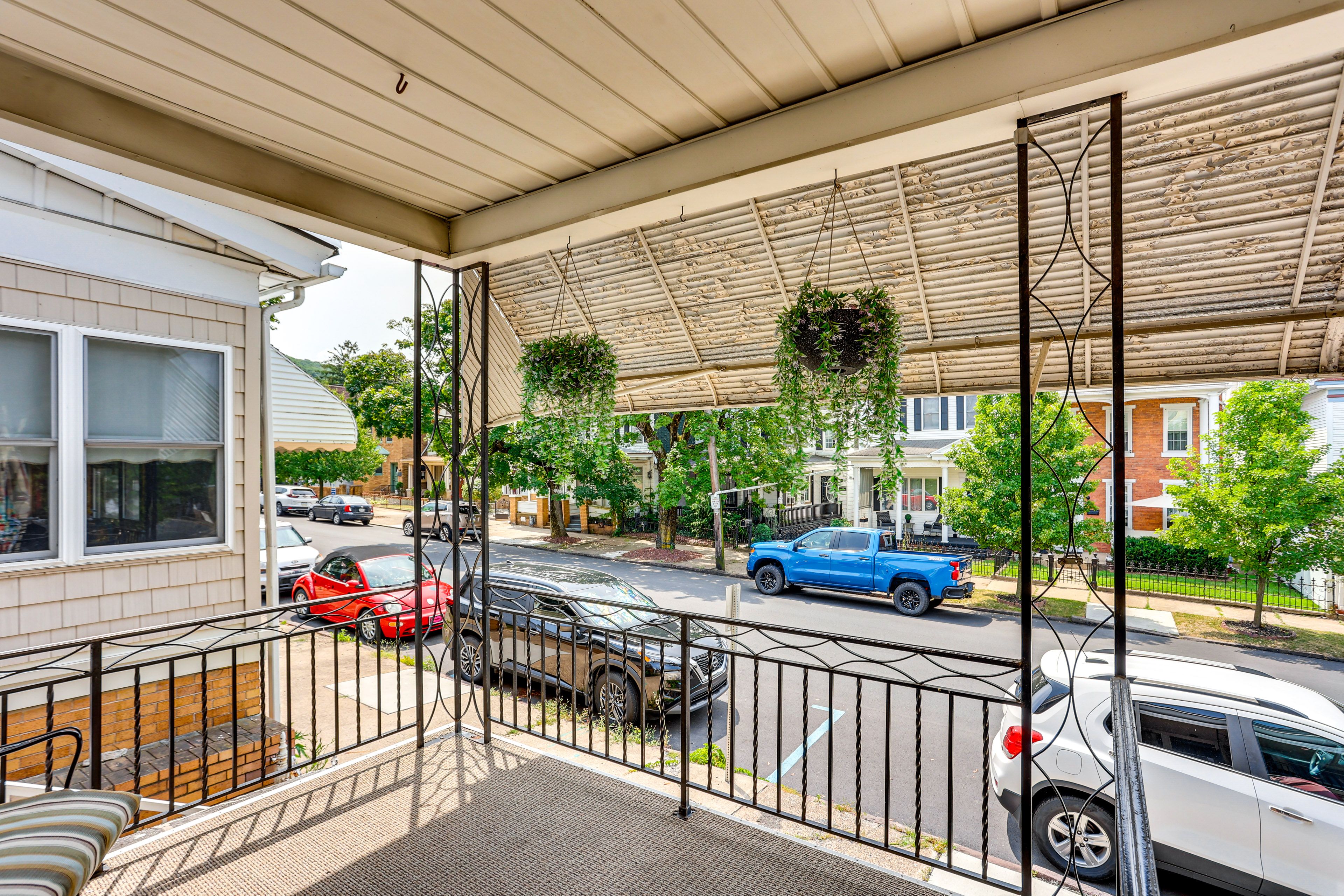 House Exterior | Furnished Porch