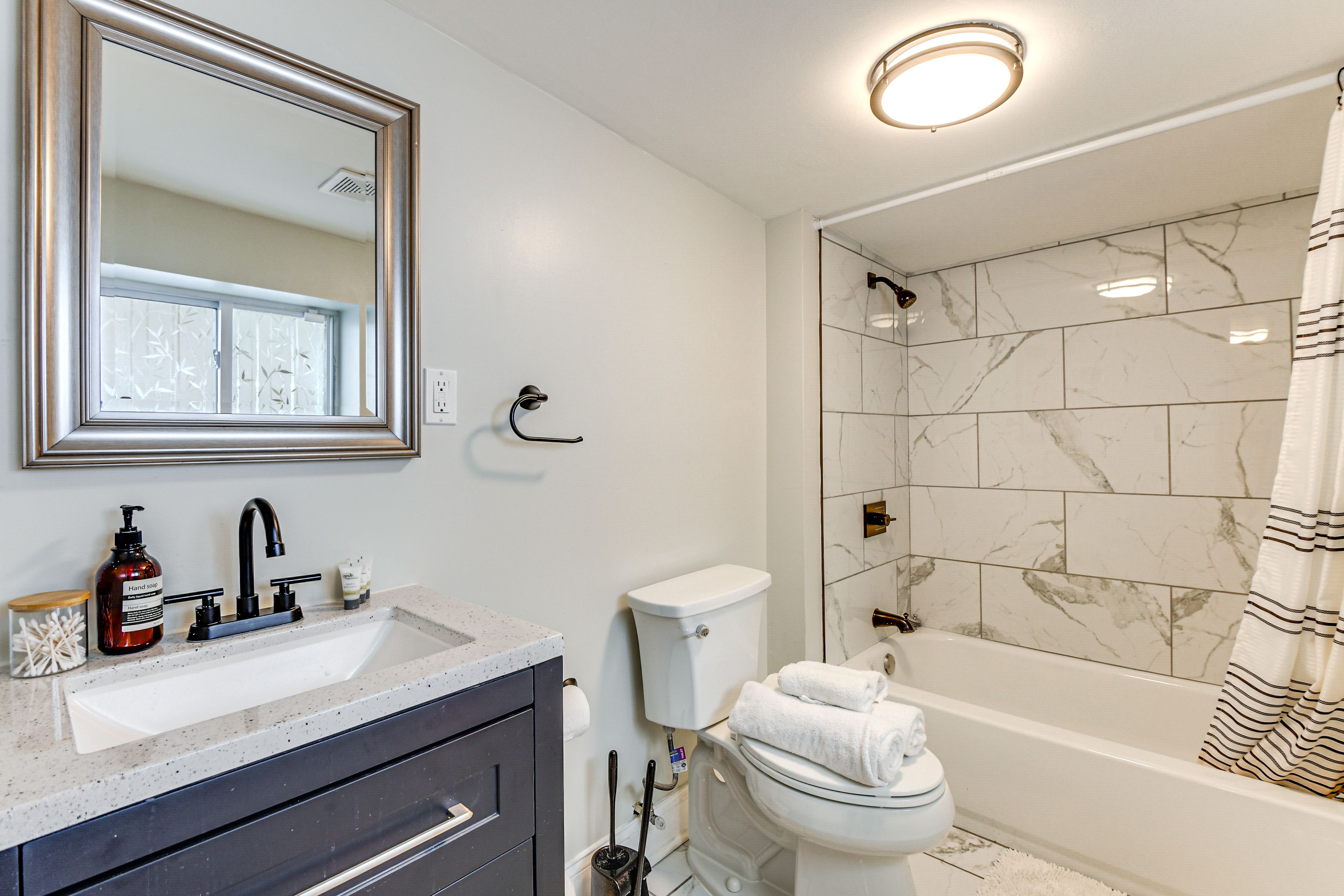 En-Suite Bathroom | 1st Floor | Towels Provided
