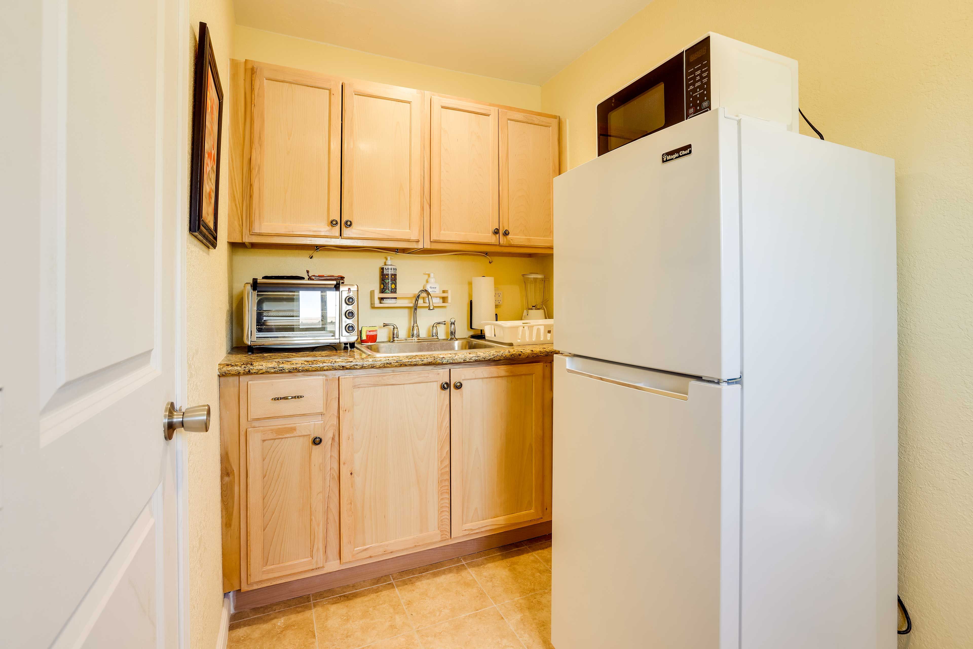 Kitchenette | Basic Cooking Essentials | Toaster Oven | Dishware & Flatware