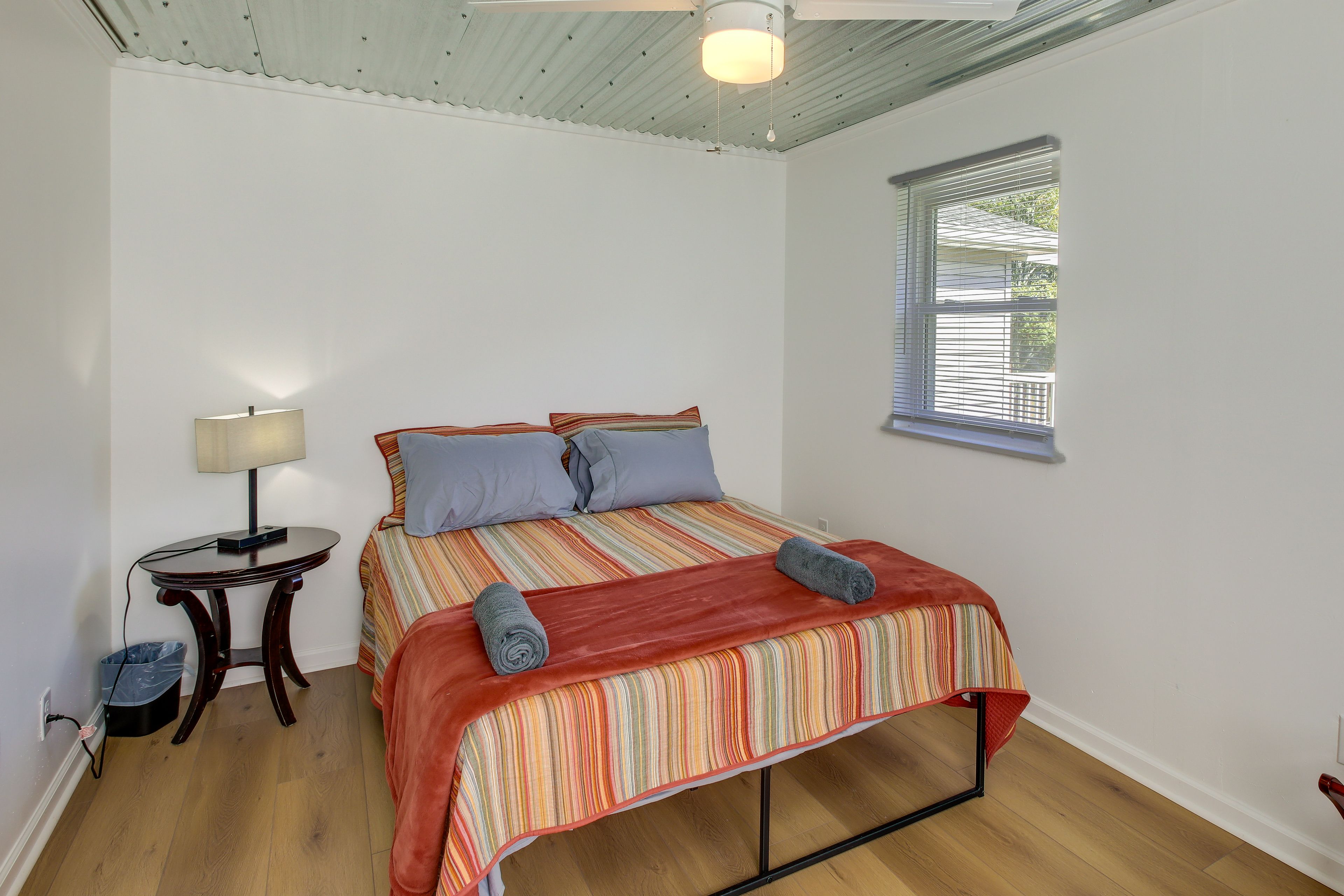 Bedroom 2 | Queen Bed