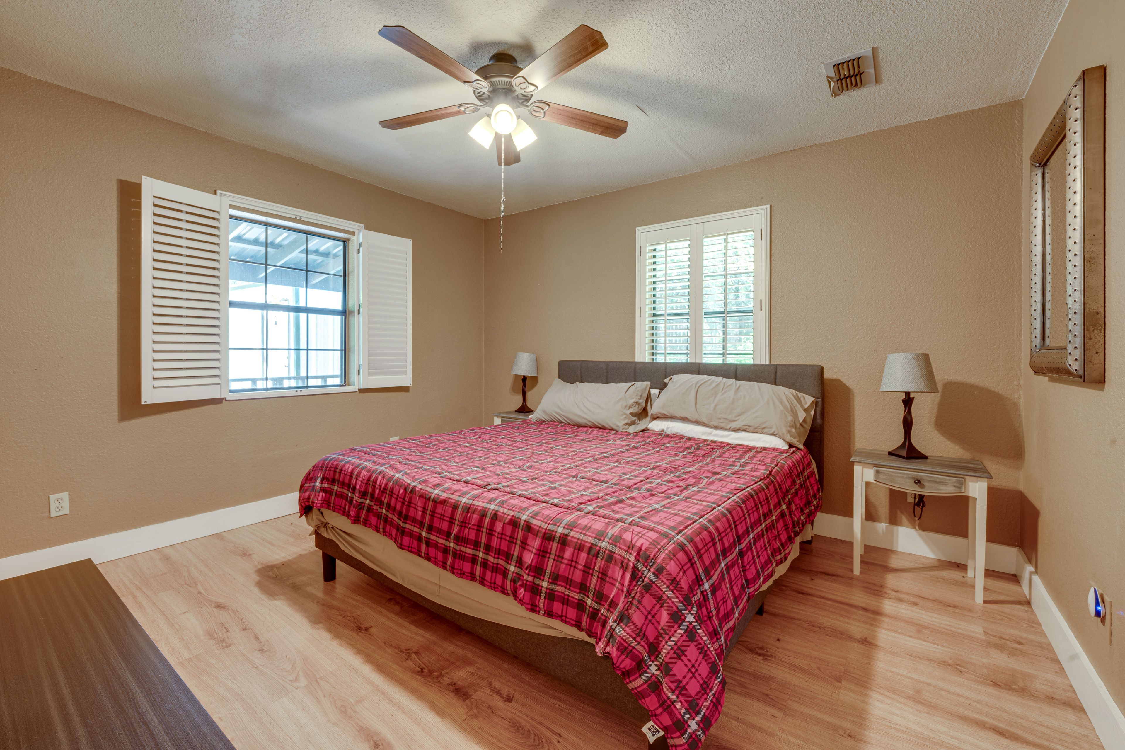 Bedroom 1 | King Bed | Linens Provided | En-Suite Bathroom