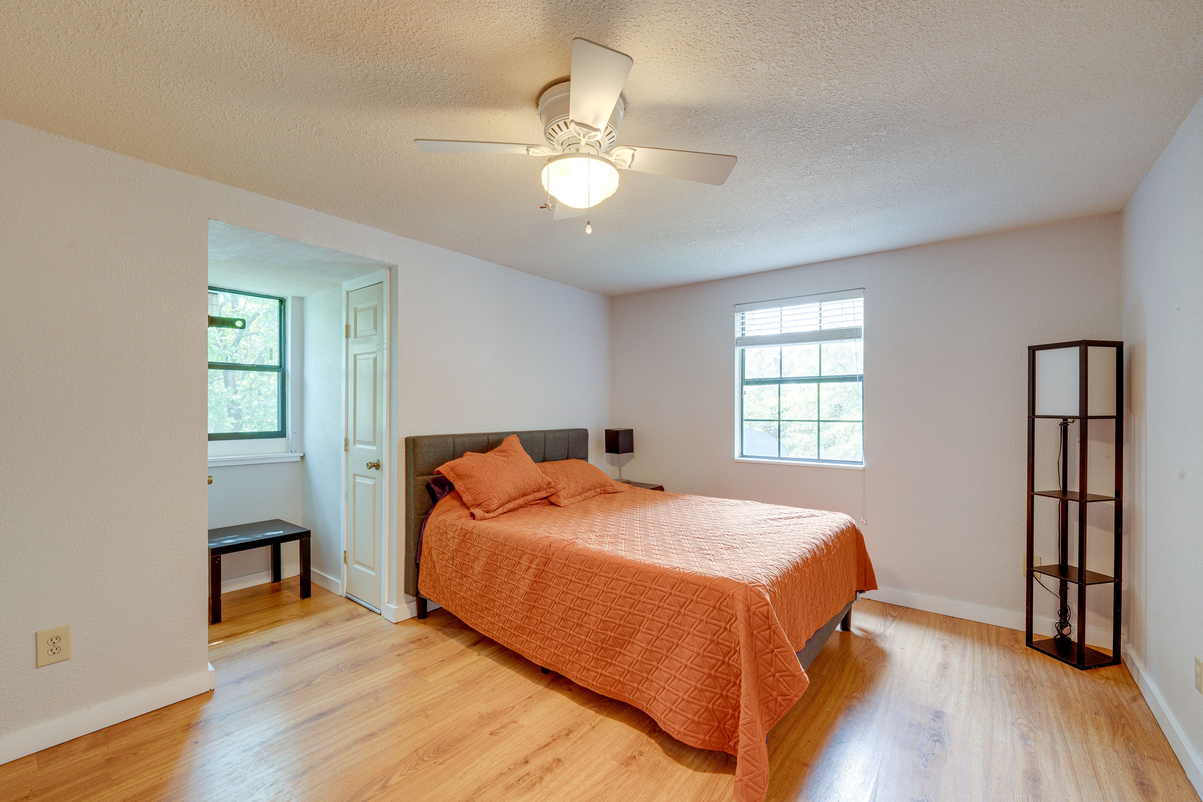 Bedroom 4 | Queen Bed
