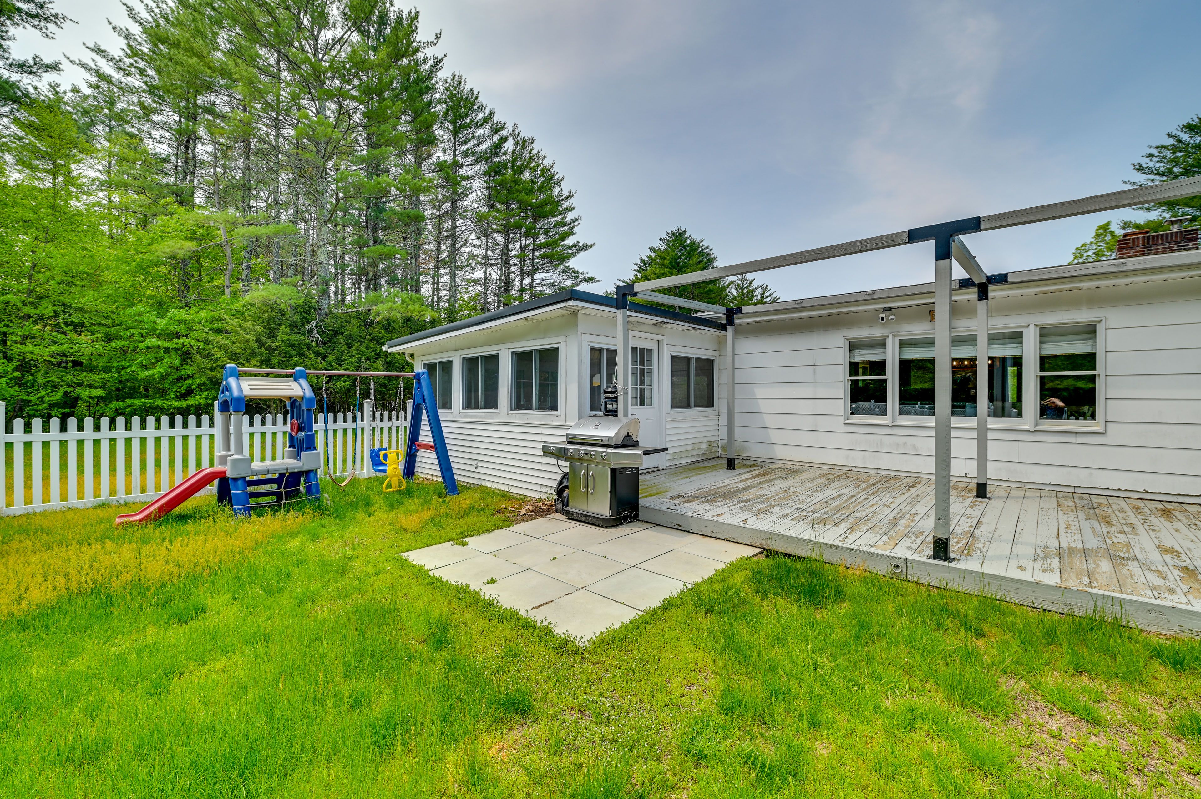 Patio | Kids Play Set | Gas Grill
