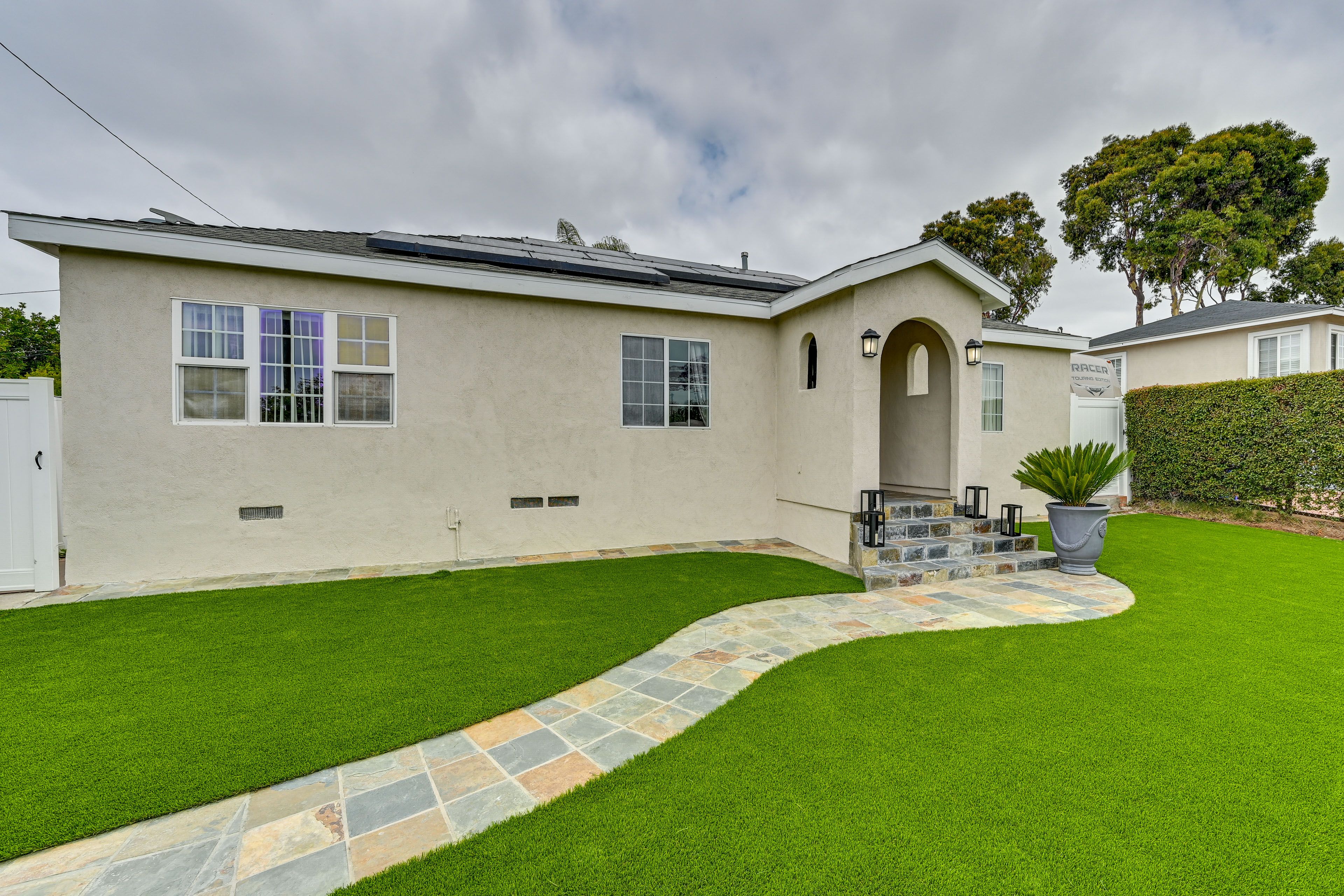 Exterior | Driveway (2 Vehicles)