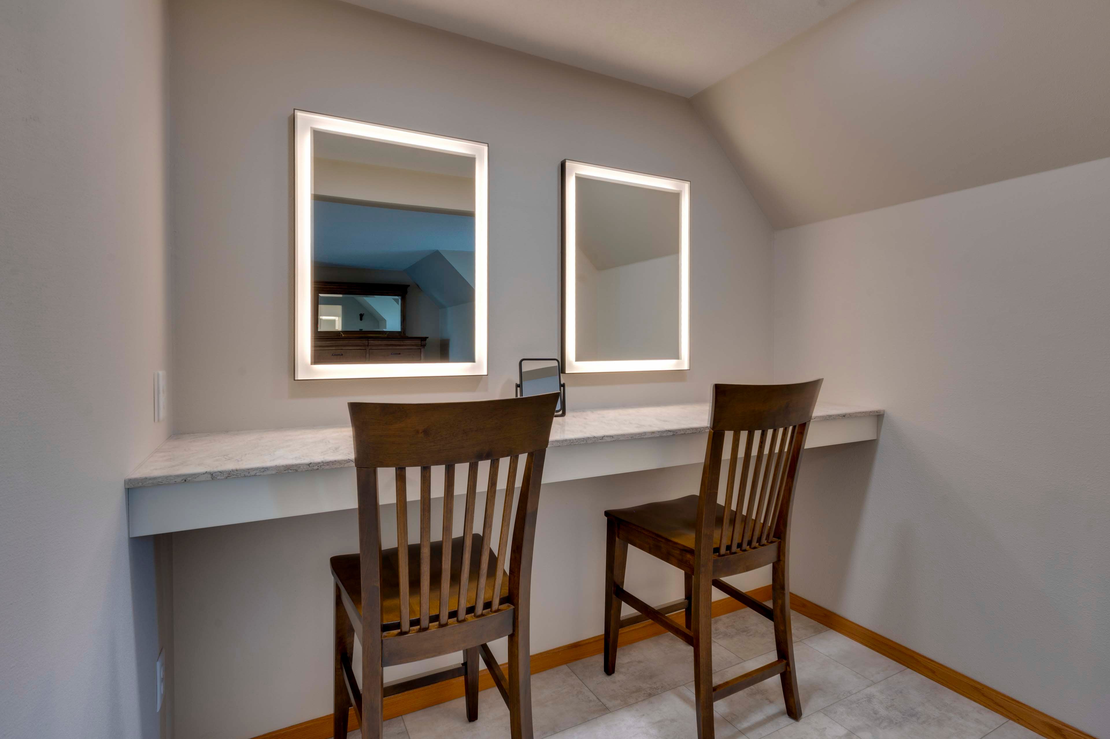Dressing Area | Lighted Vanities