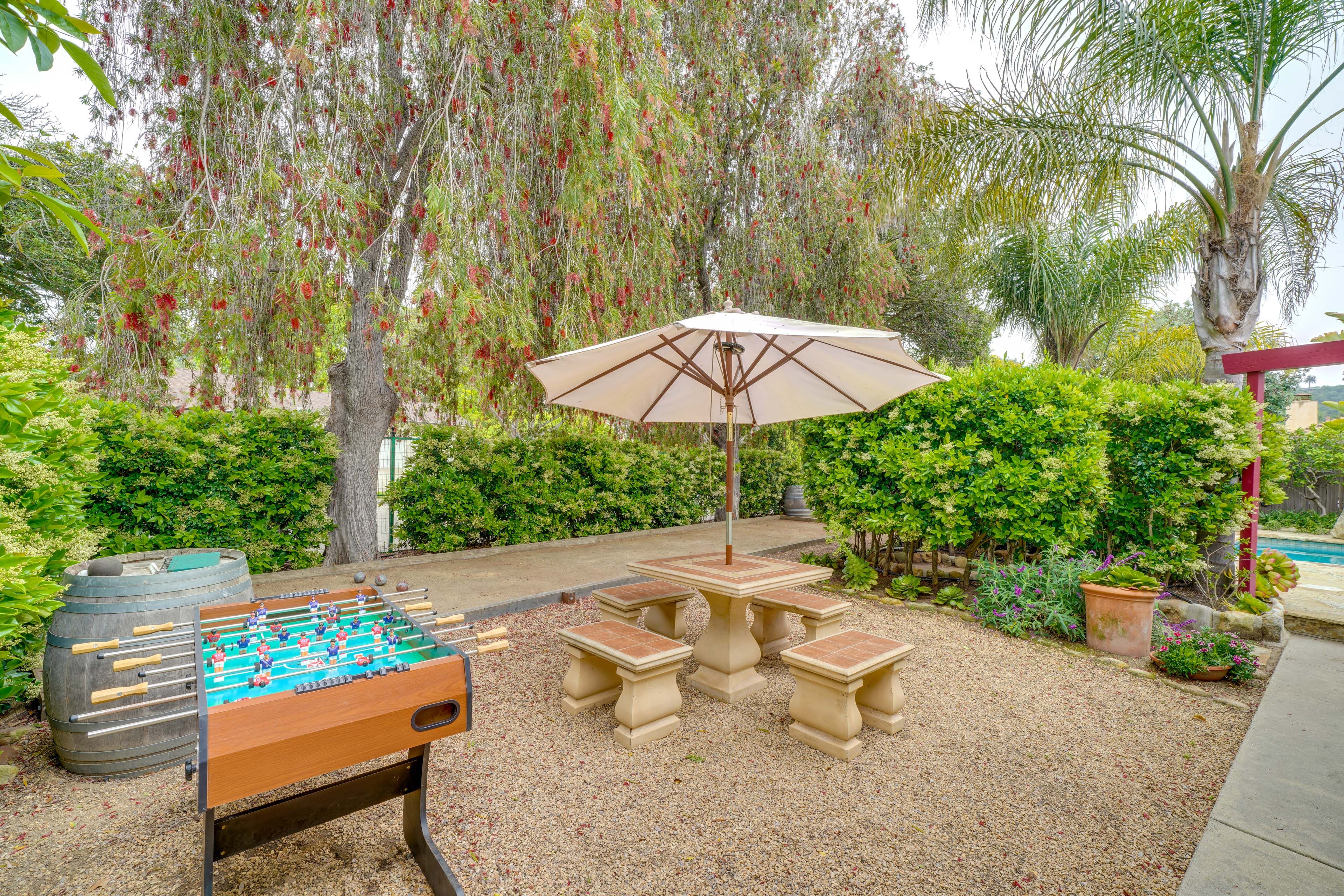 Spacious Backyard | Gas Grill | Pool | Hot Tub | Games | Bikes | Fire Pit