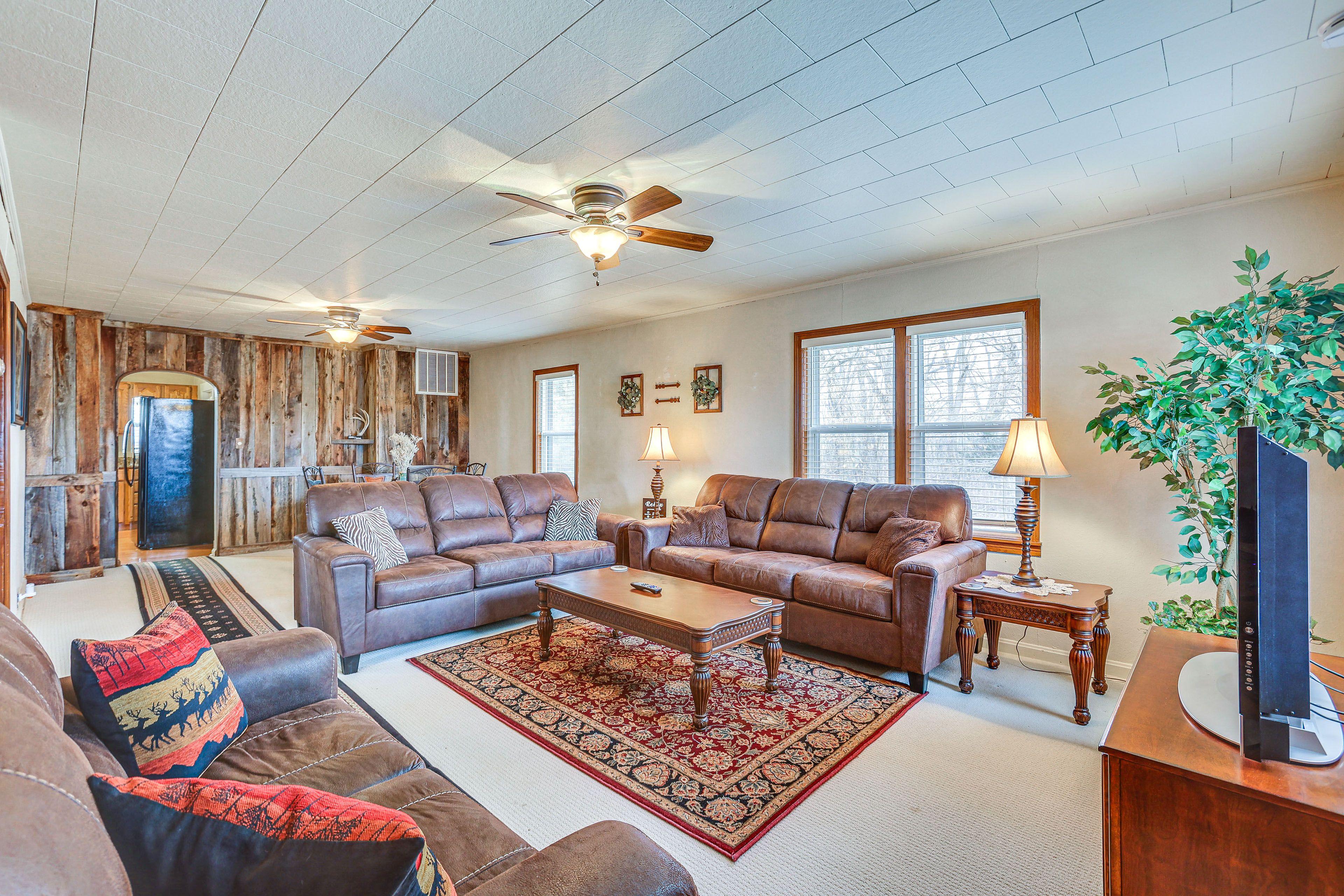 Protection Vacation Rental | 3BR | 2BA | 2,000 Sq Ft | 2 Steps to Enter