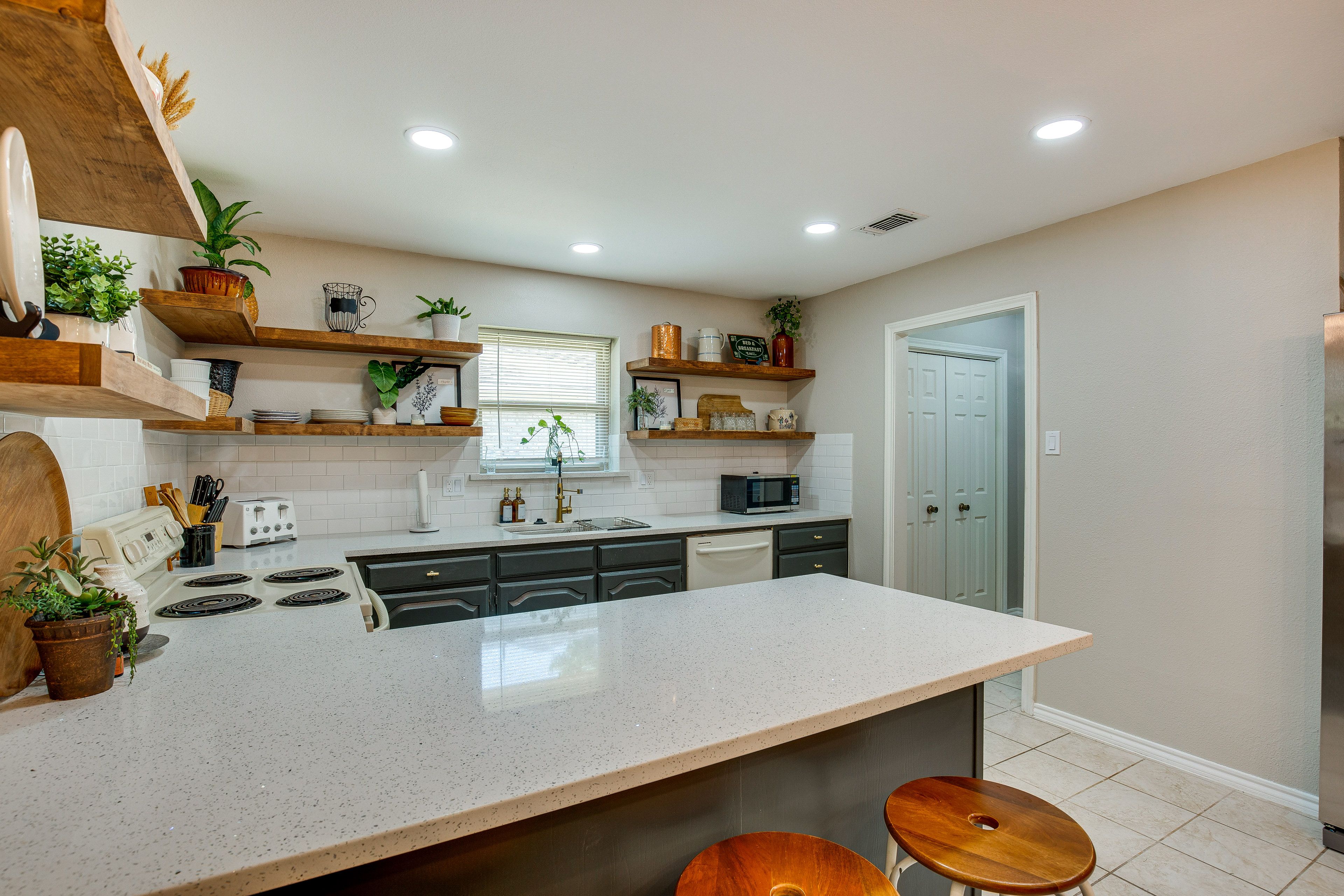 Kitchen | Cooking Basics | Dishware & Flatware