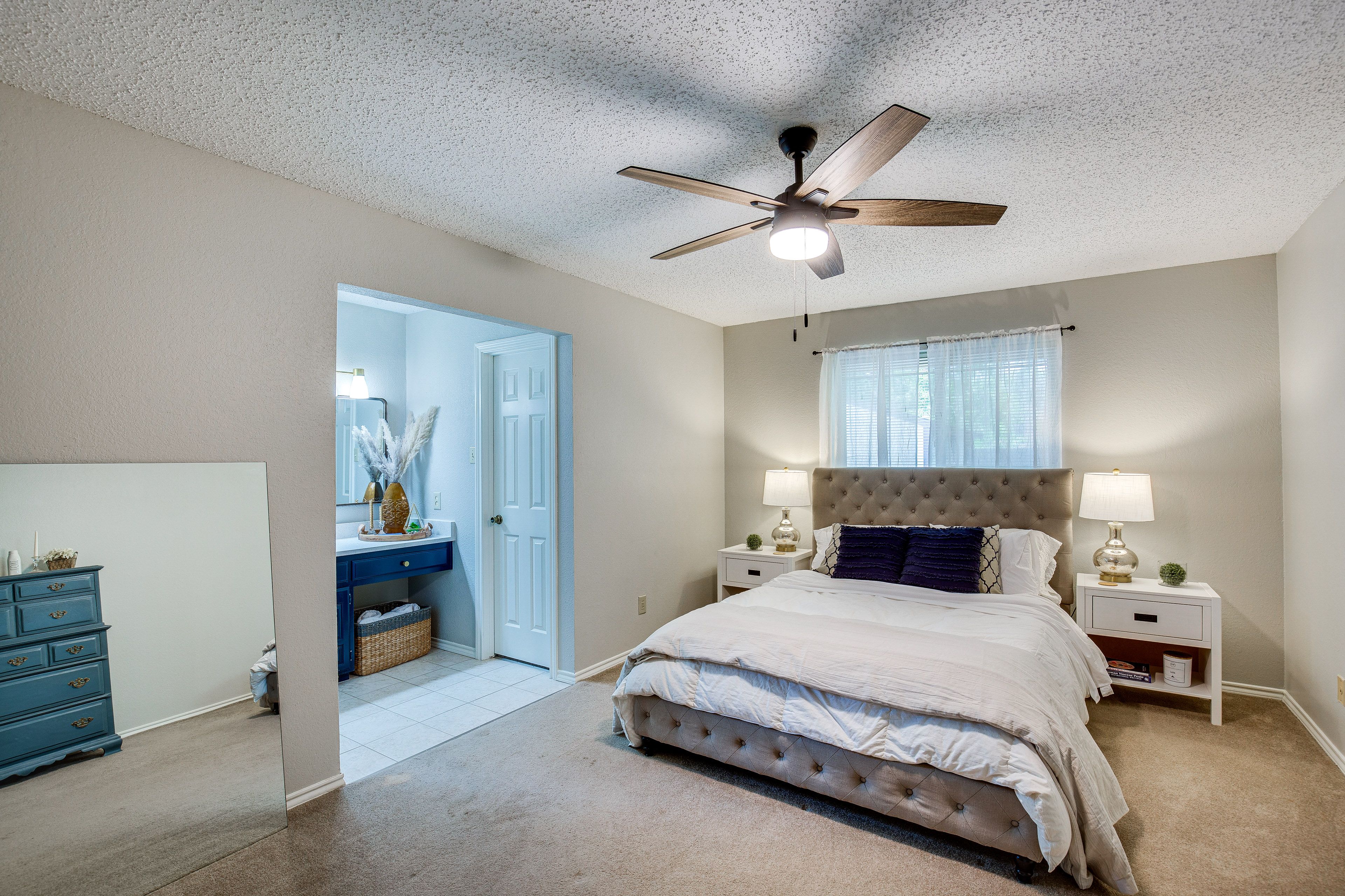 Bedroom Suite | Queen Bed | Linens Provided | Smart TV