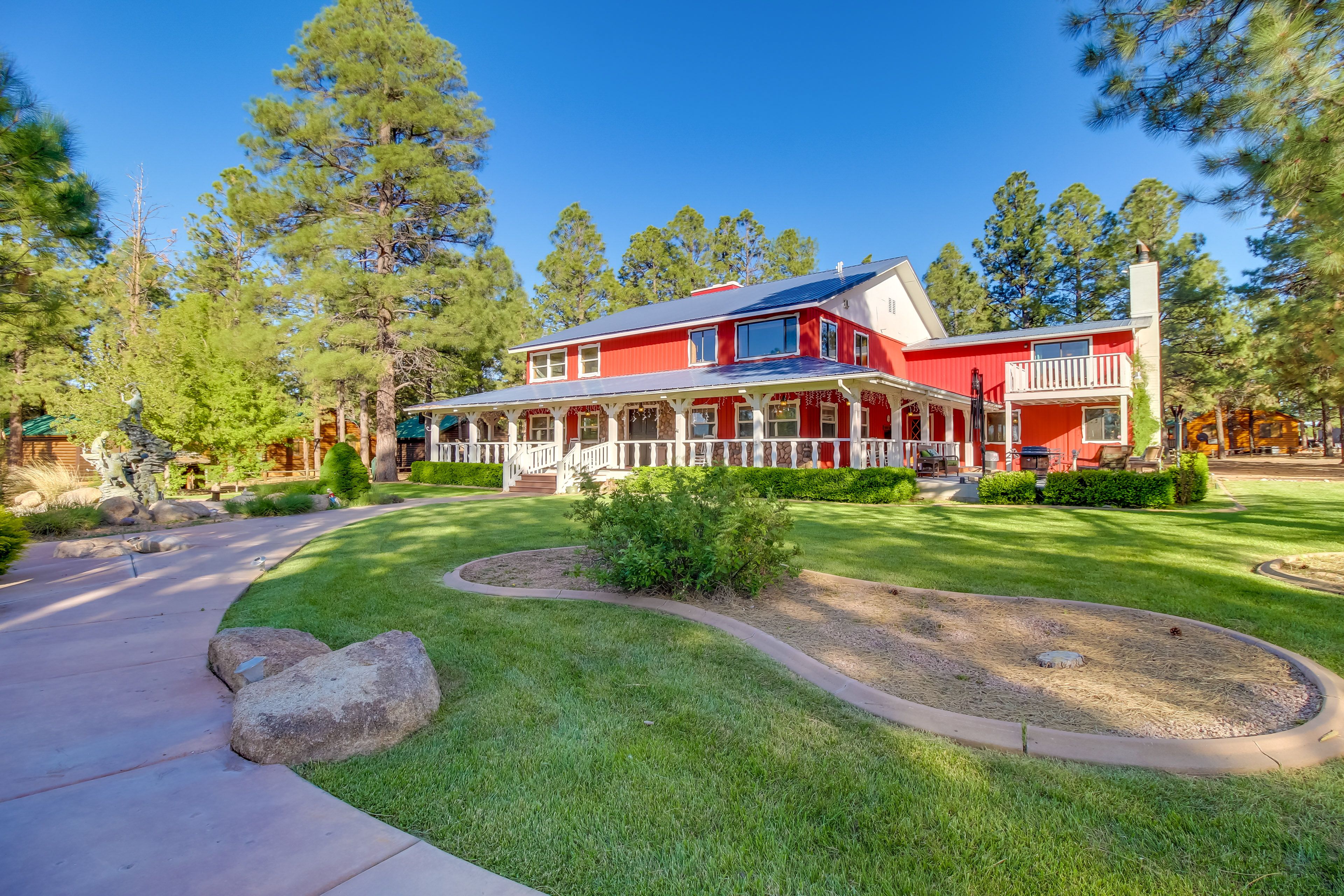 Parking | Driveway (10 Vehicles)