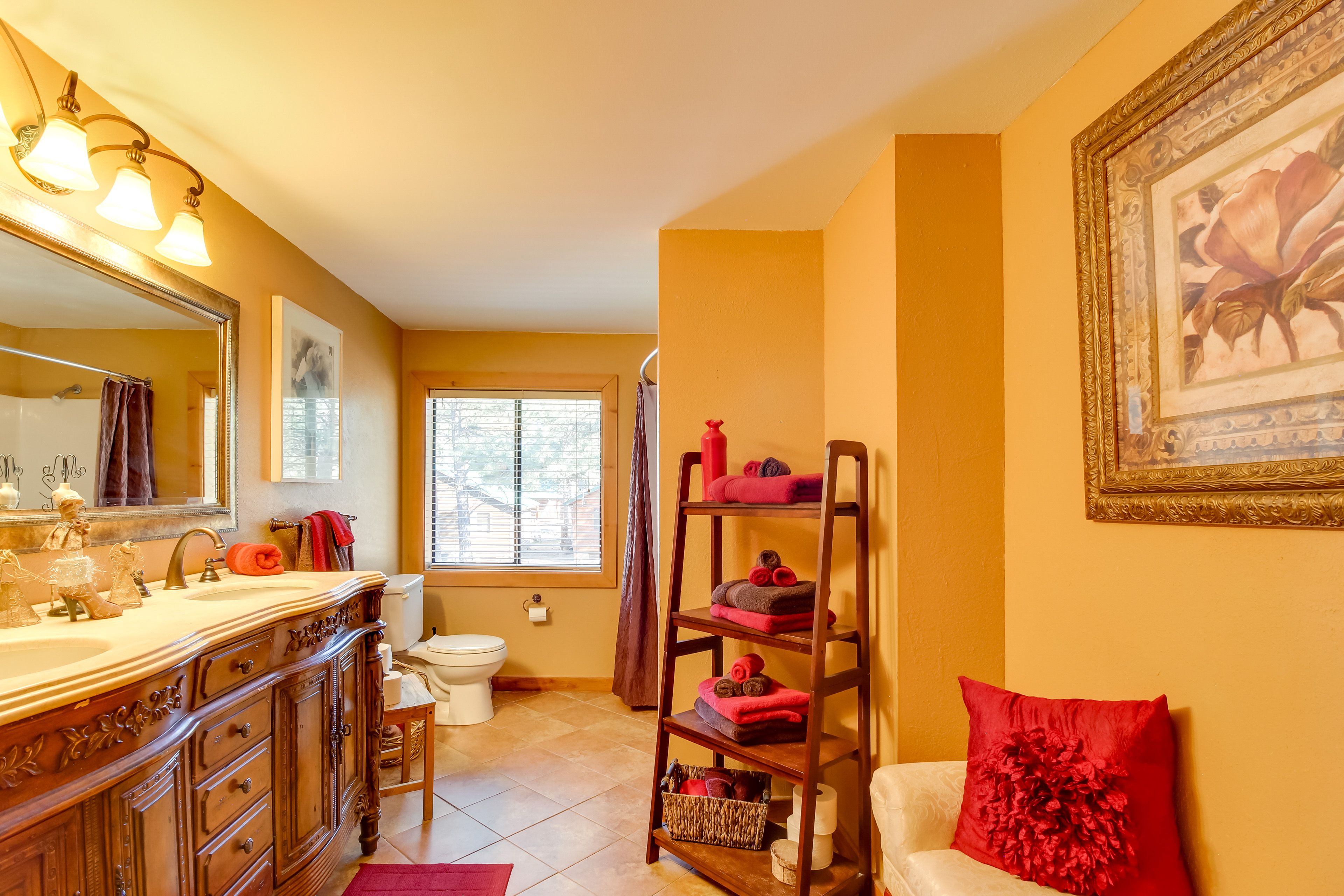 En-Suite Bathroom | Complimentary Toiletries | Hair Dryer