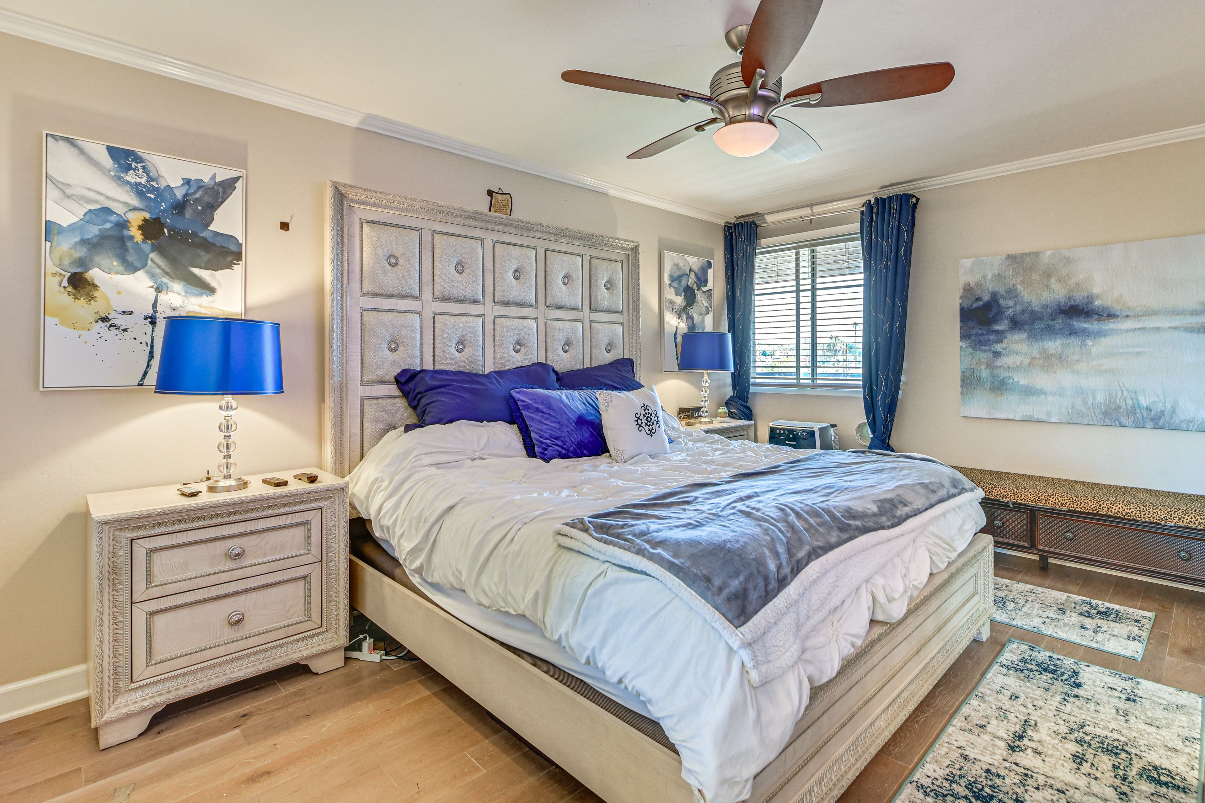 Bedroom 1 | Adjustable King Bed