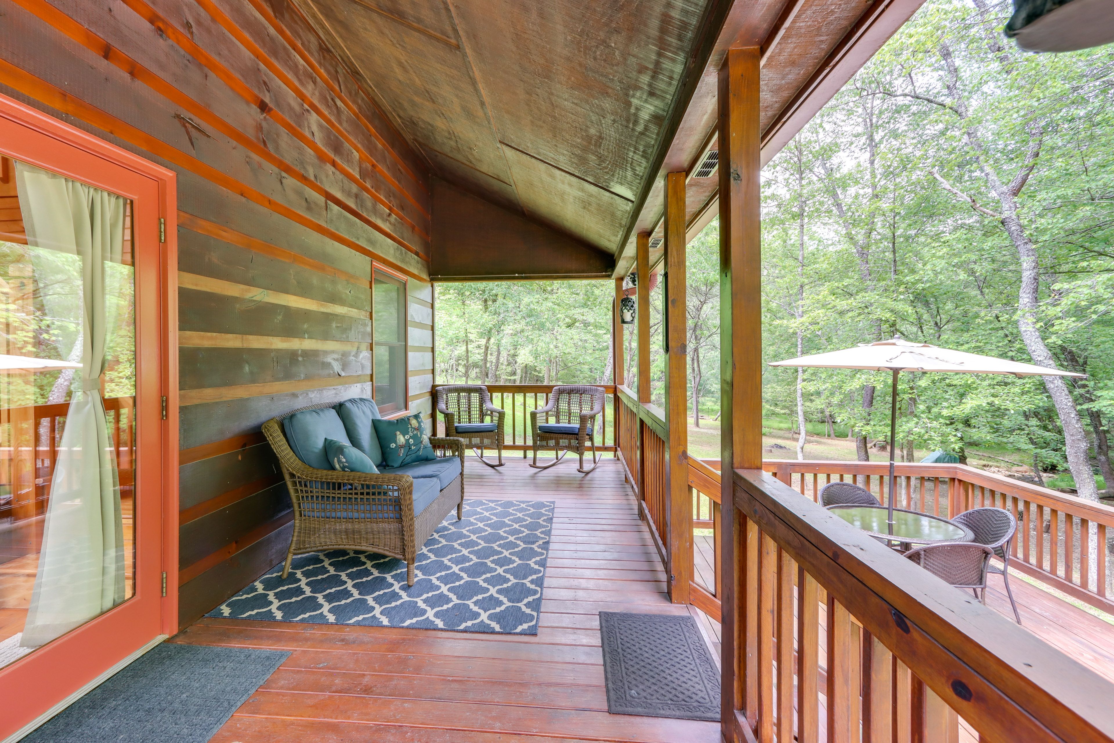 Deck | Outdoor Seating