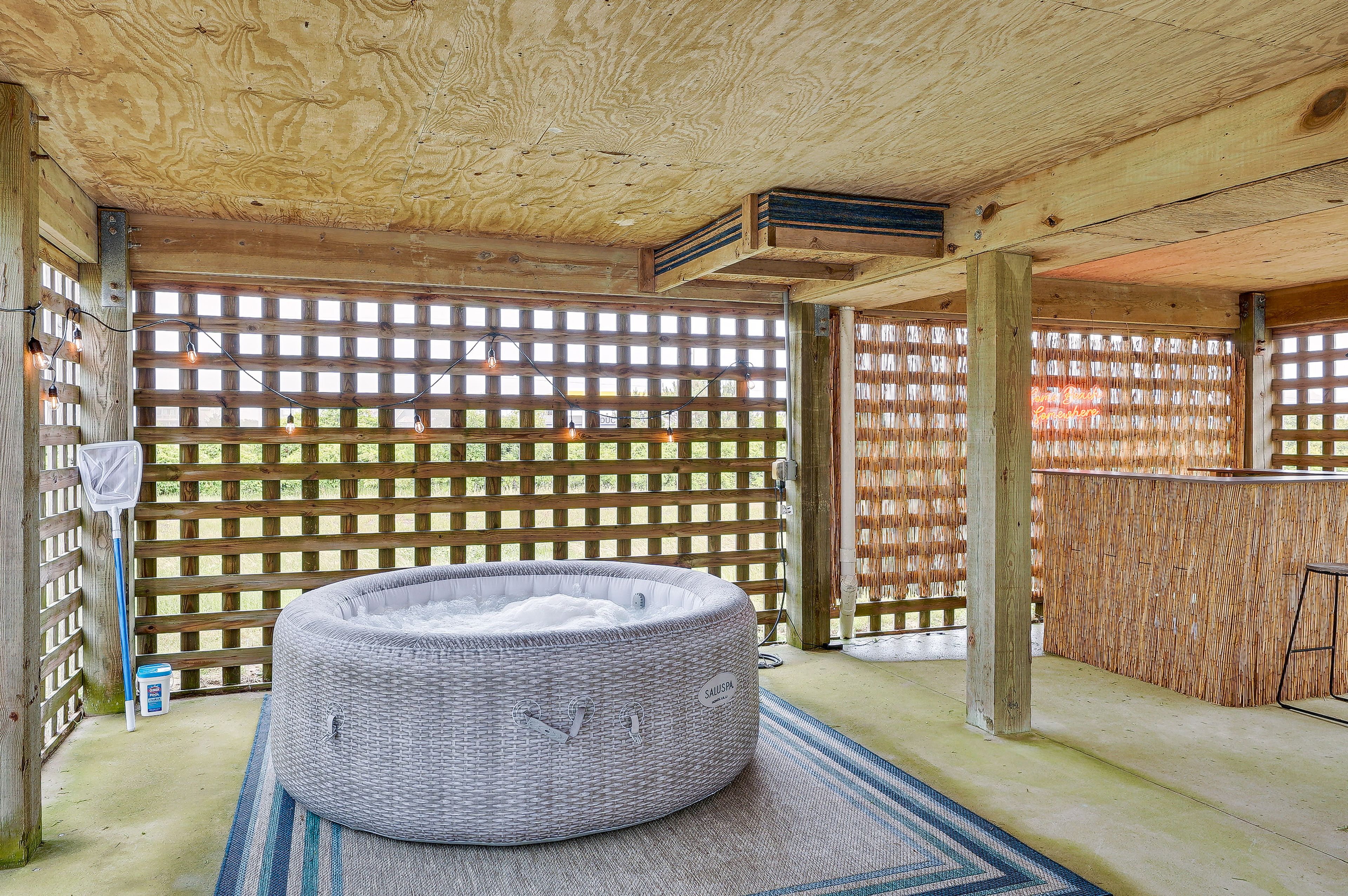 Outdoor Space | Gas Grill | Charcoal Grill | Dining Area