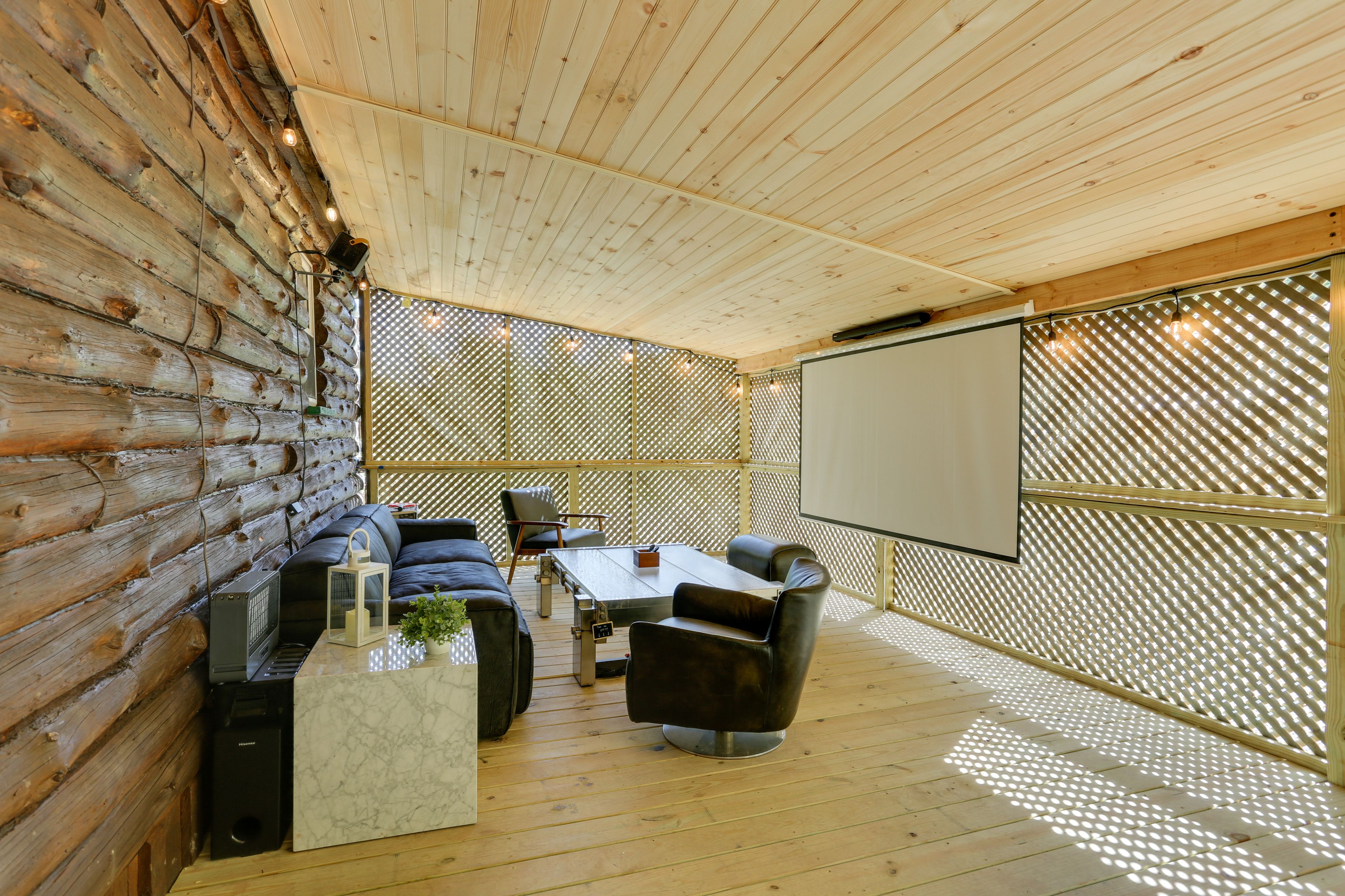 Bug-Proof Patio | 100" 4K Projector w/ Netflix