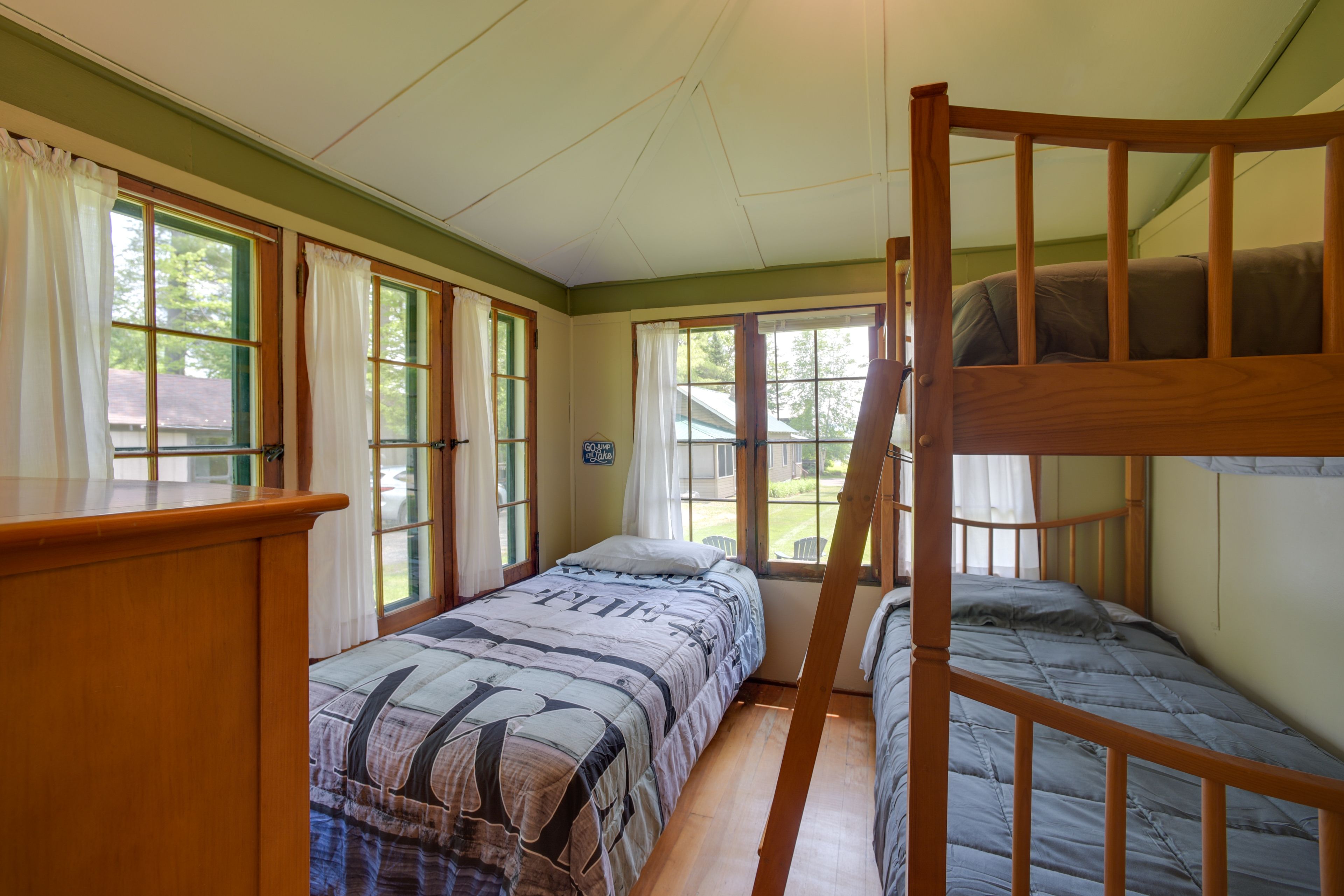 Bedroom 3 | Twin Bunk Bed | Twin Bed