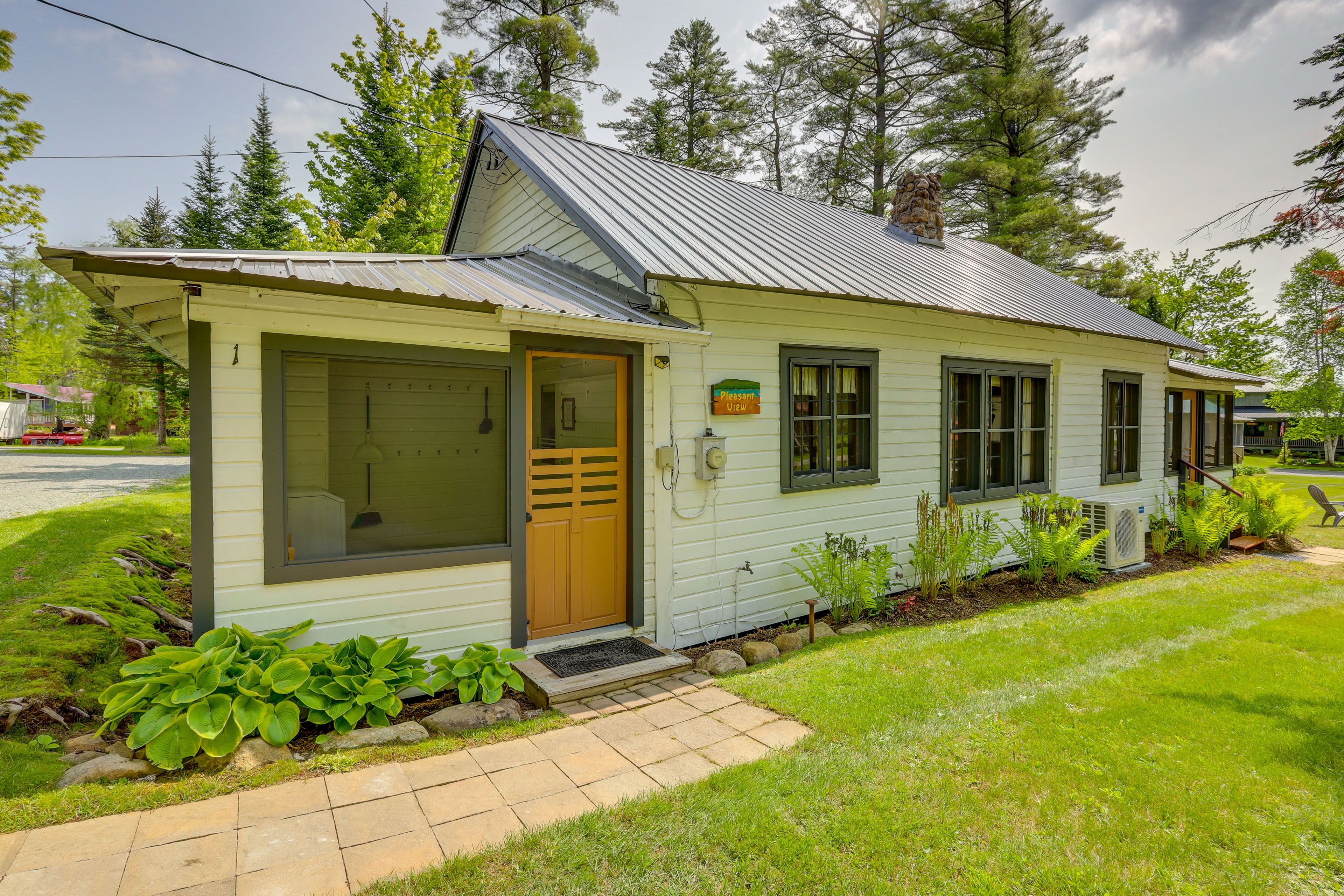 "Pleasant View" | Keyless Entry