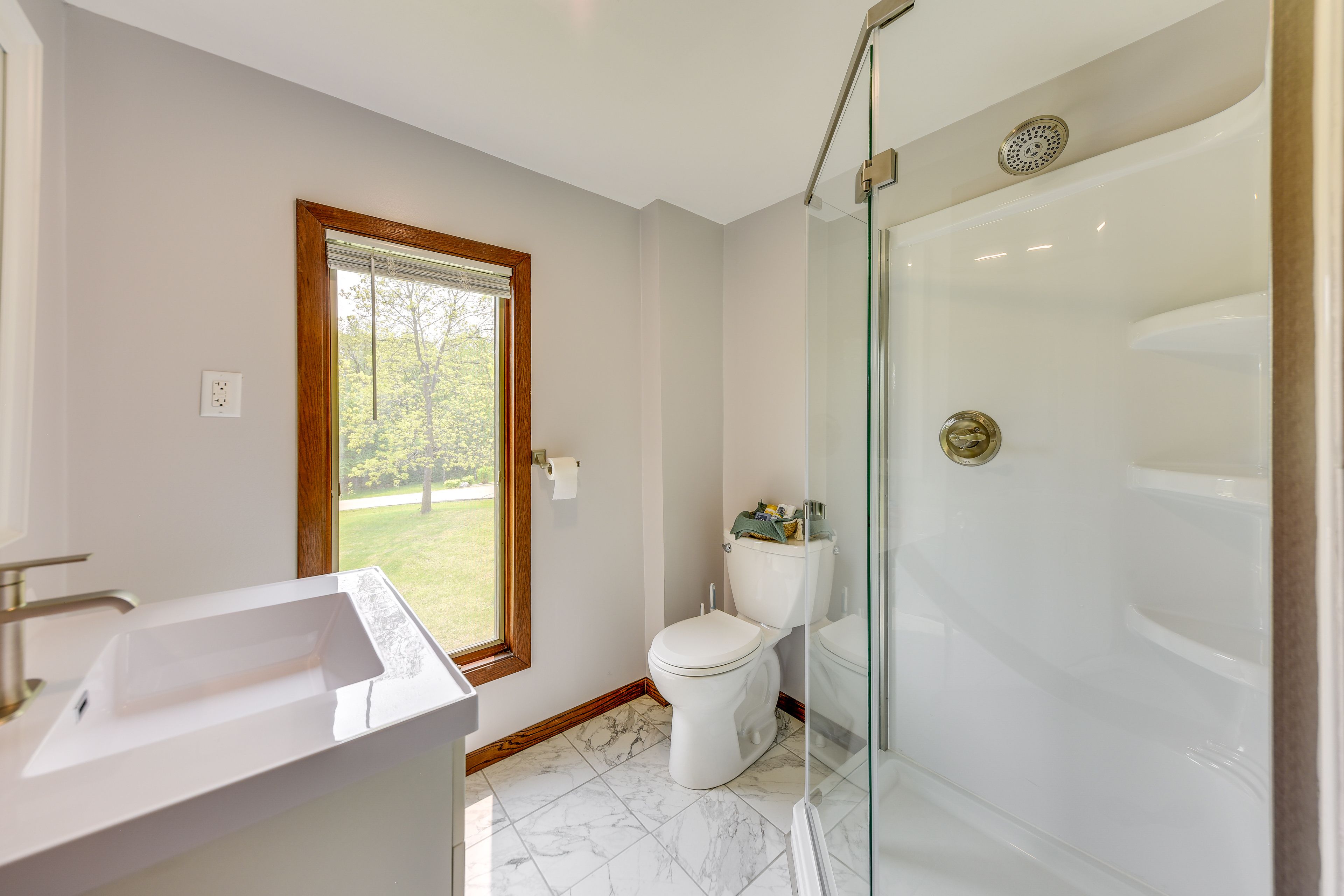 Full Bathroom