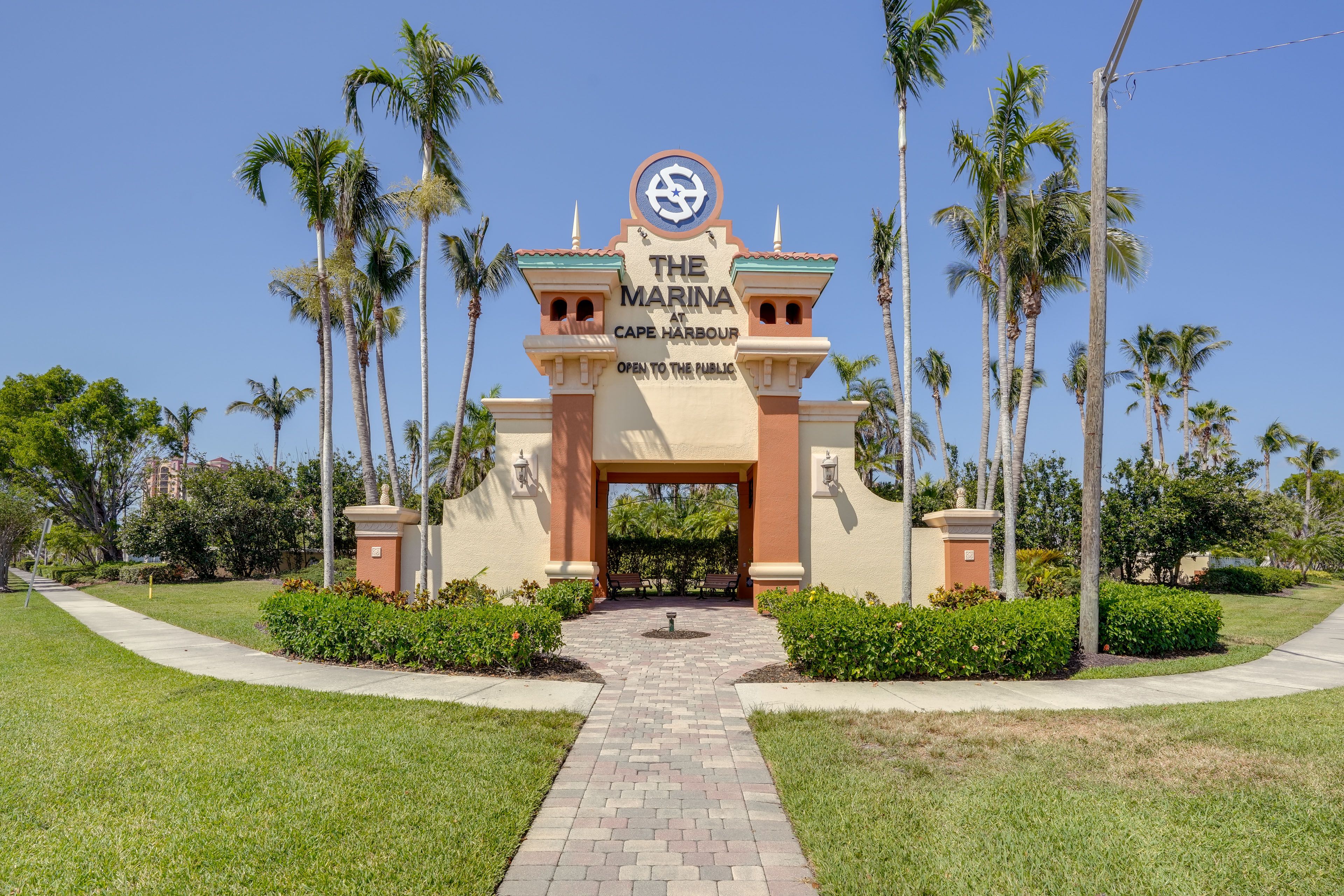 Cape Harbour | Walking Distance From Property