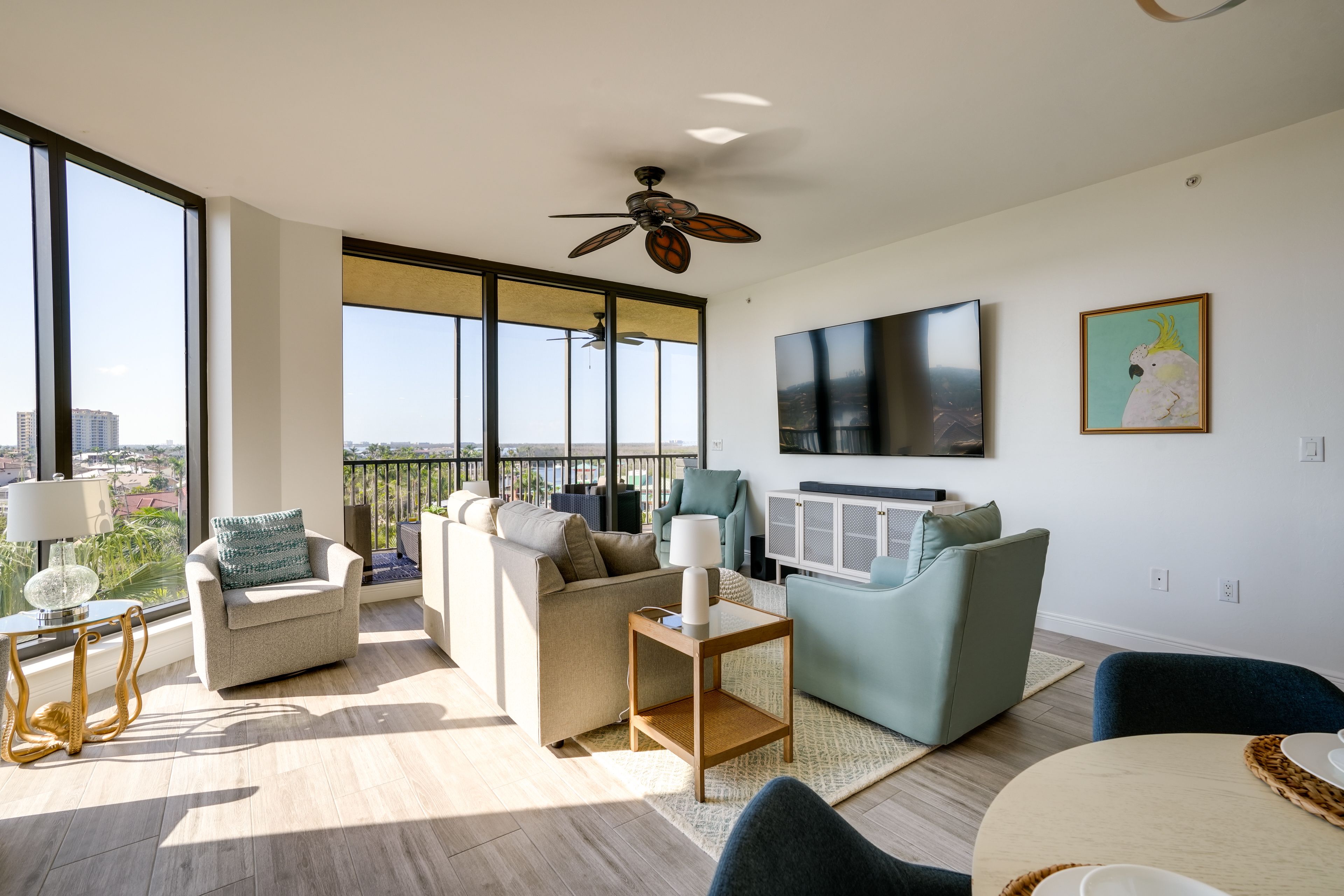 Living Room | Full Sleeper Sofa | Free WiFi | Central A/C | Smart TV