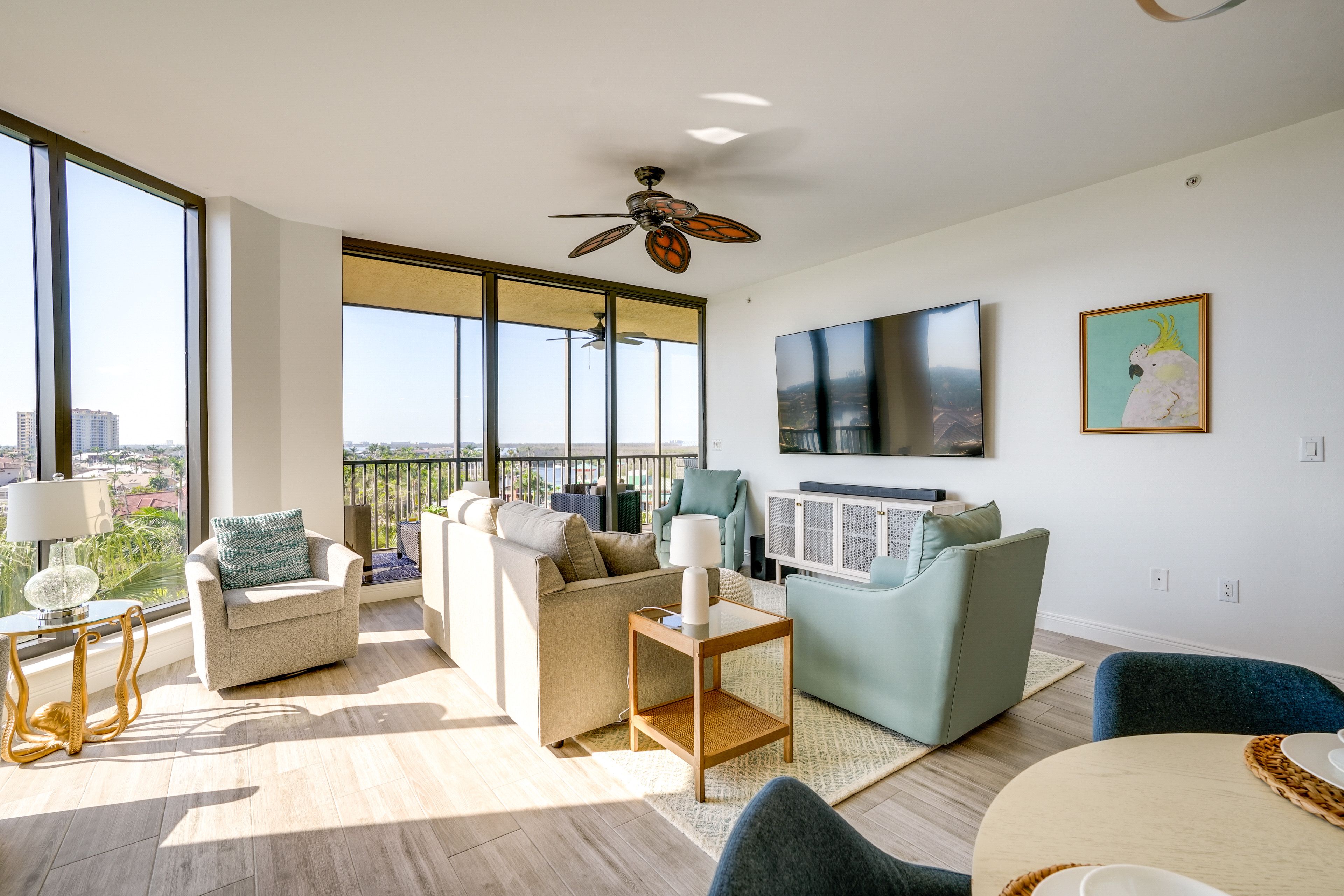 Living Room | Full Sleeper Sofa | Free WiFi | Central A/C | Smart TV
