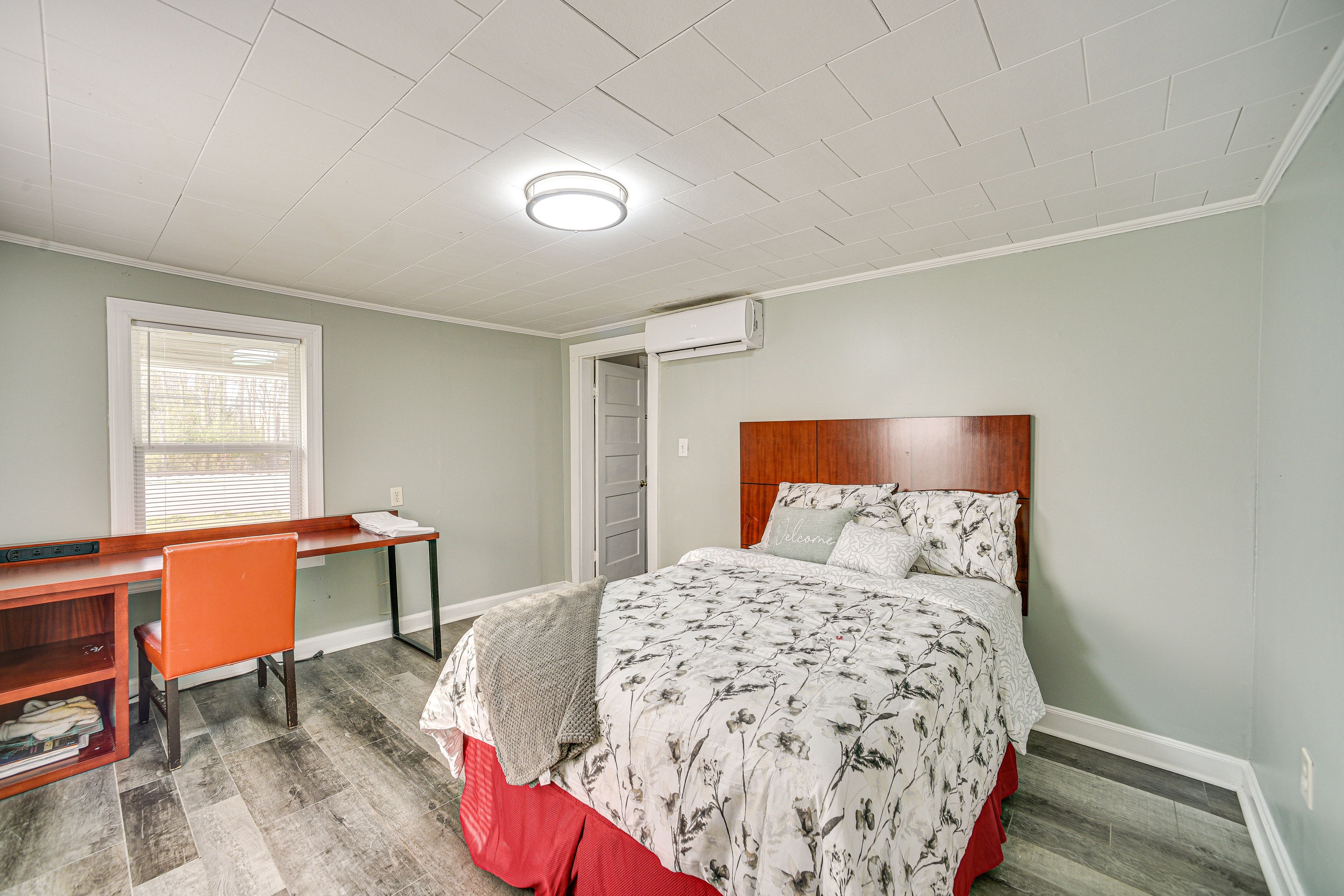 Bedroom 2 | Queen Bed