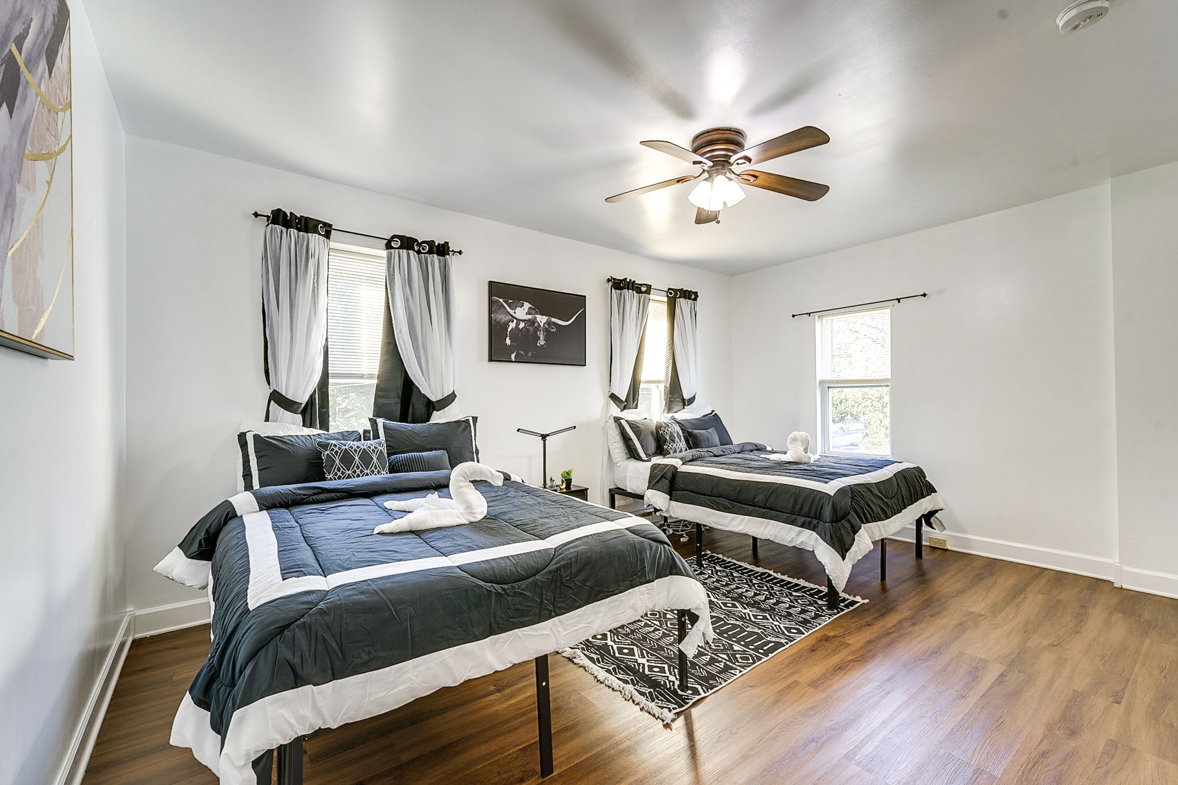 Bedroom | 2 Queen Beds | Linens Provided