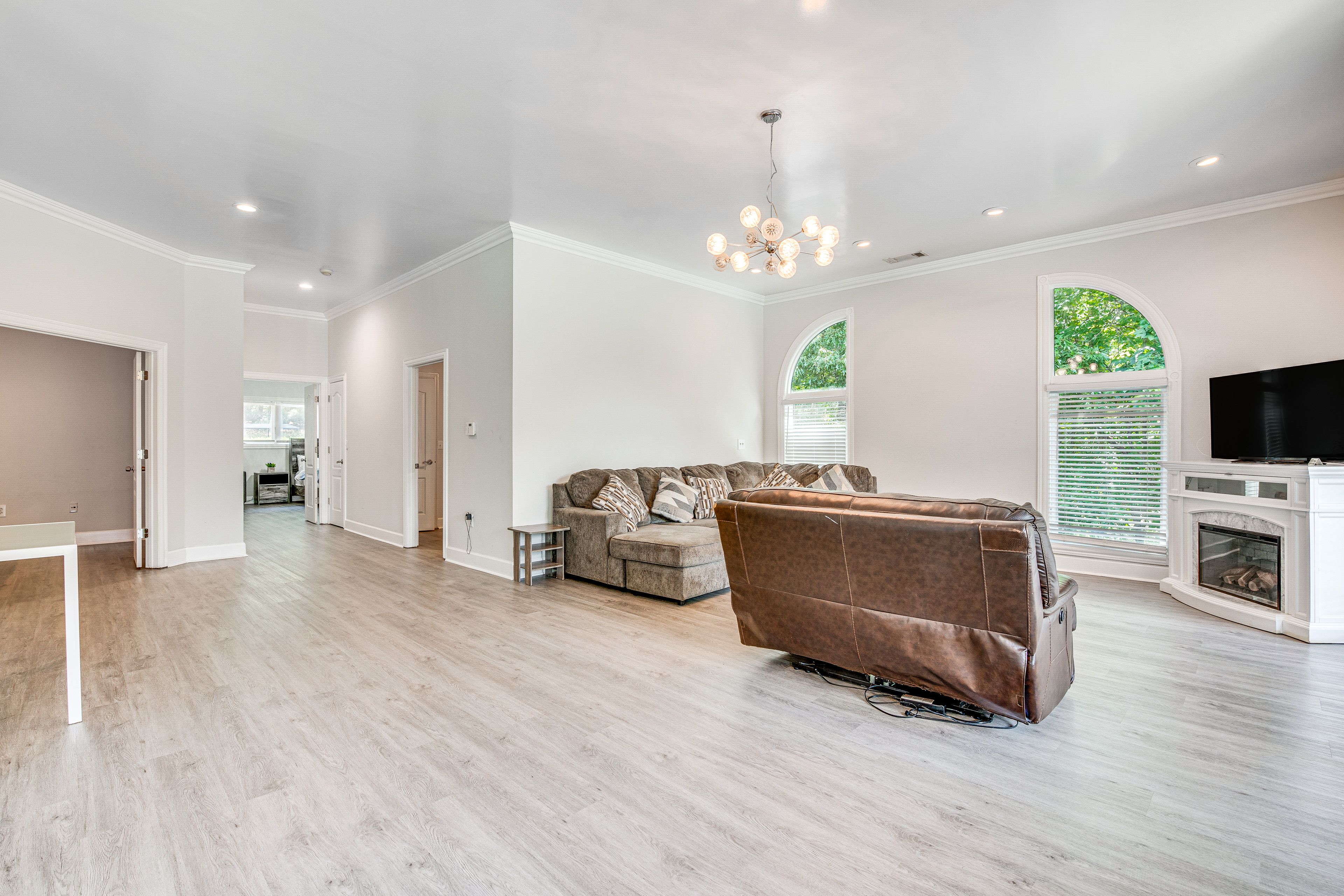 Living Room | Main Level | Smart TV | Free WiFi | Central A/C + Heating
