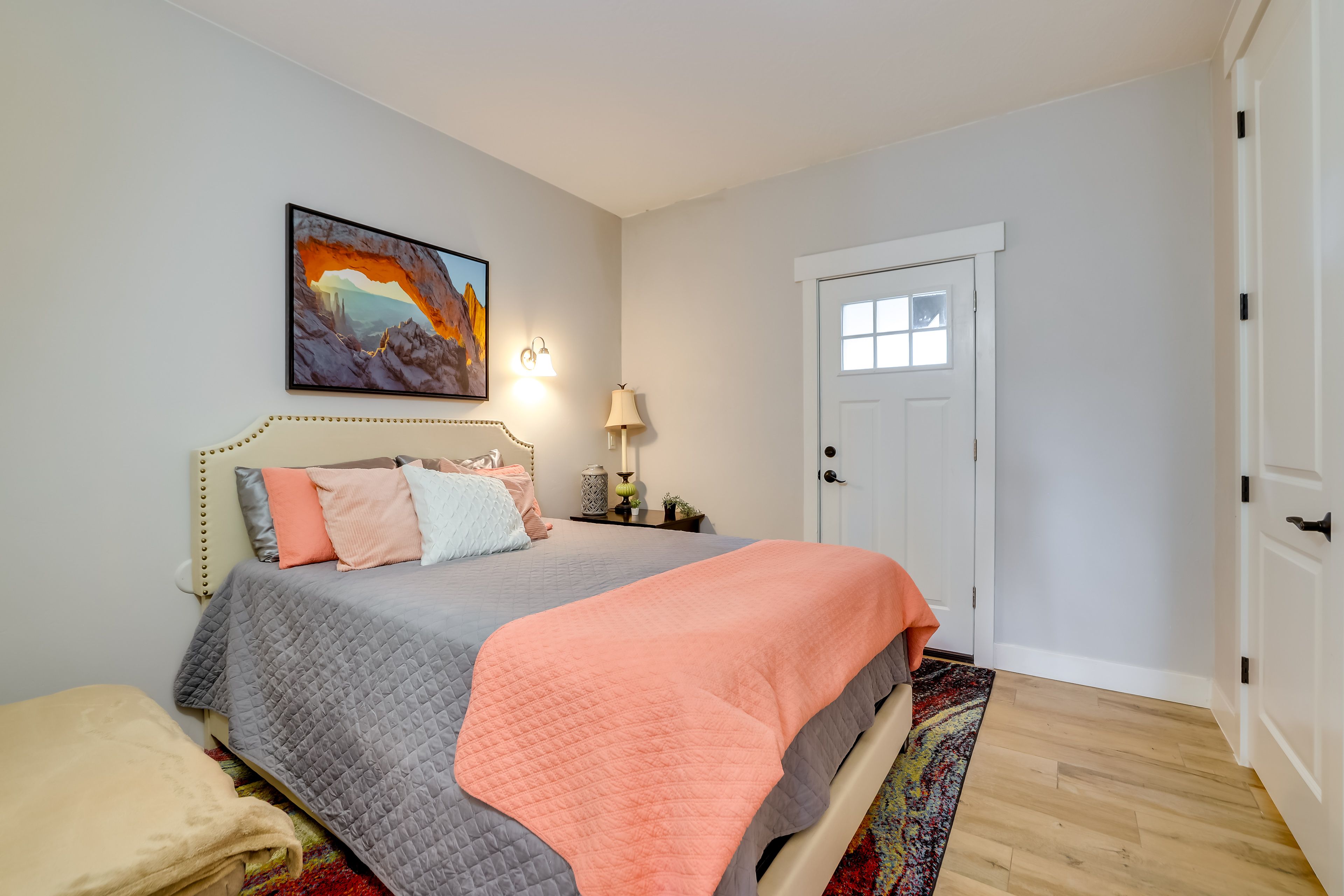 Bedroom 1 | Queen Bed
