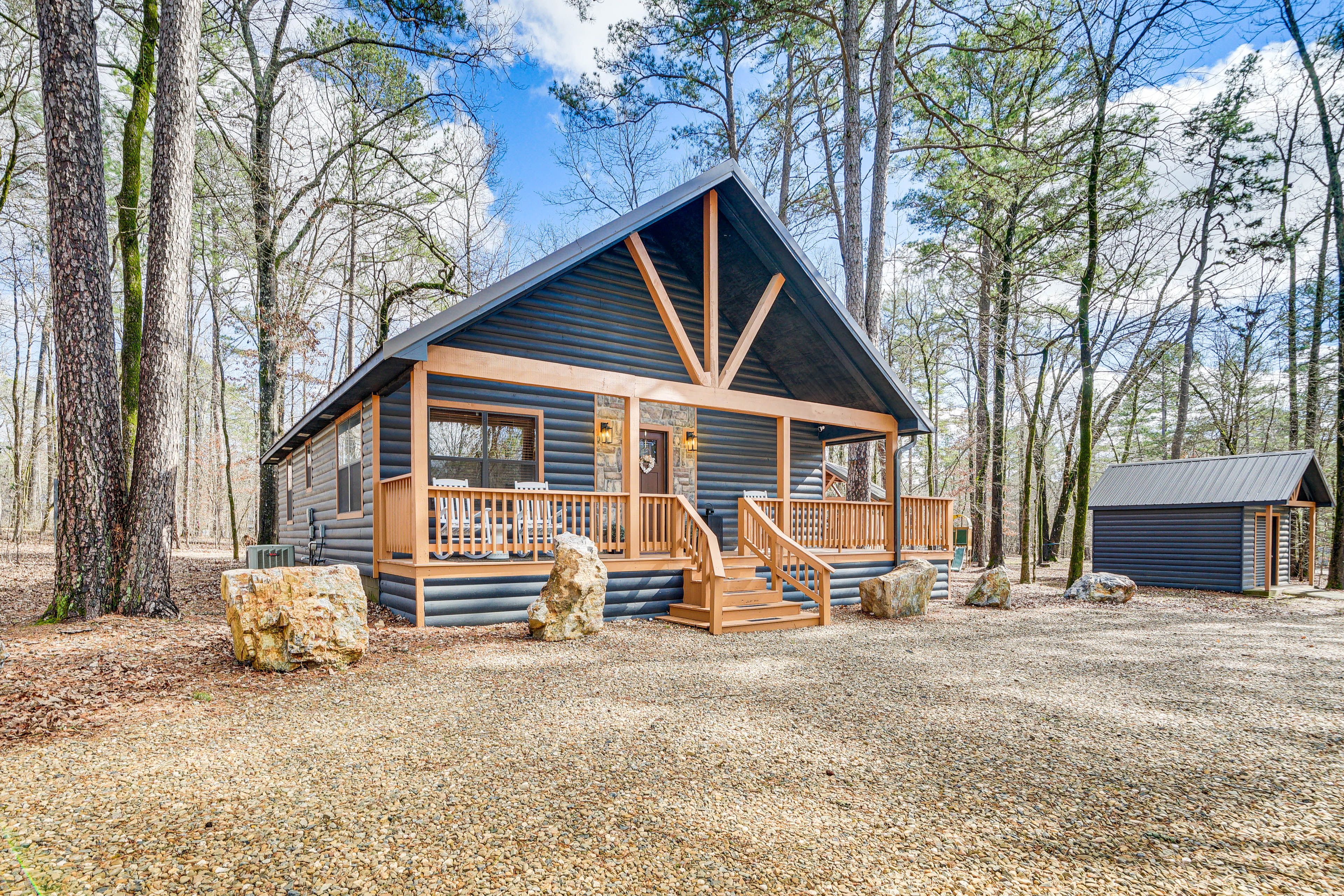 Broken Bow Vacation Rental | 2BR | 2BA | Stairs Required | 1,100 Sq Ft