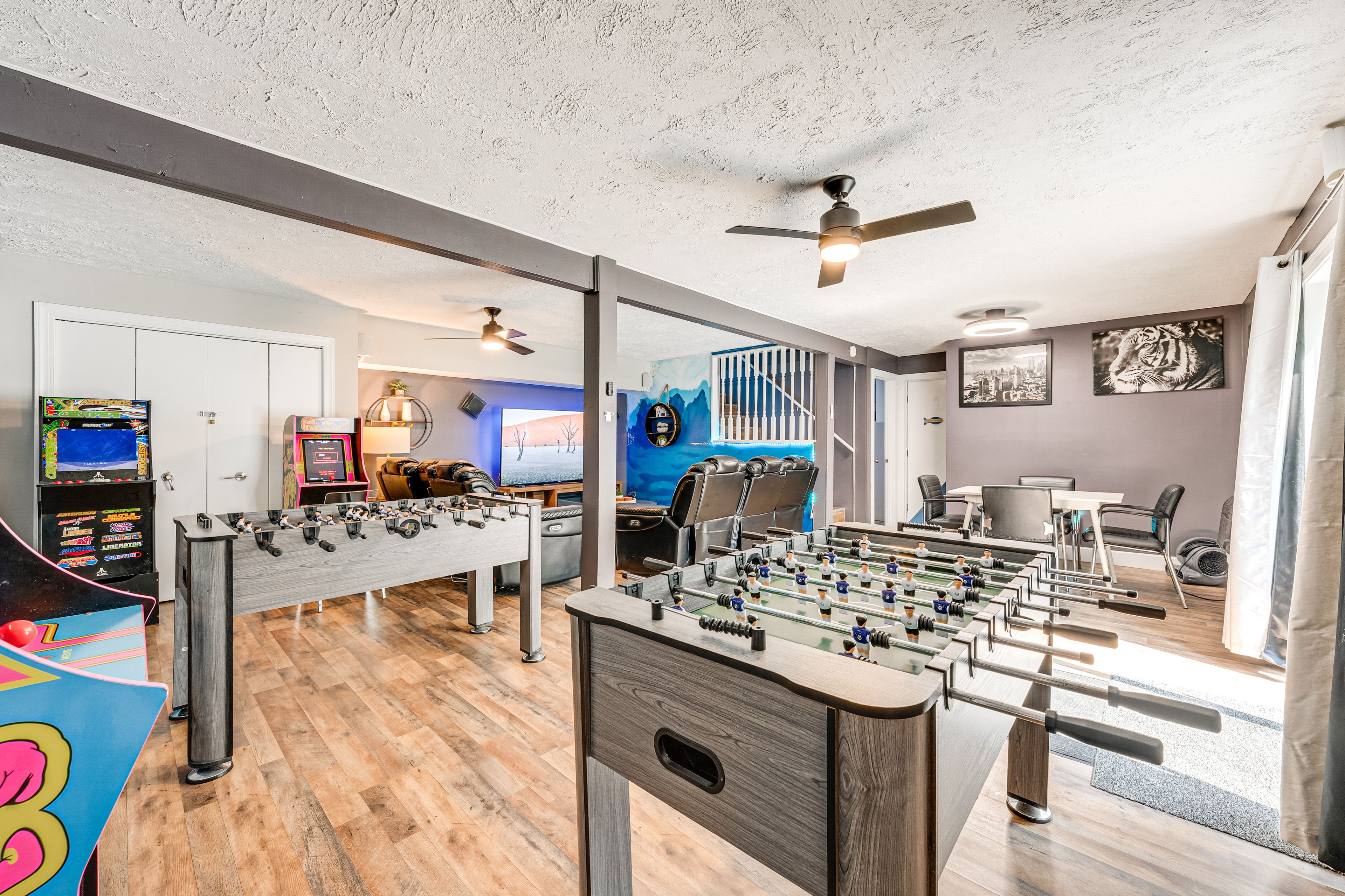 Game Room | Smart TV | Board Games | Books
