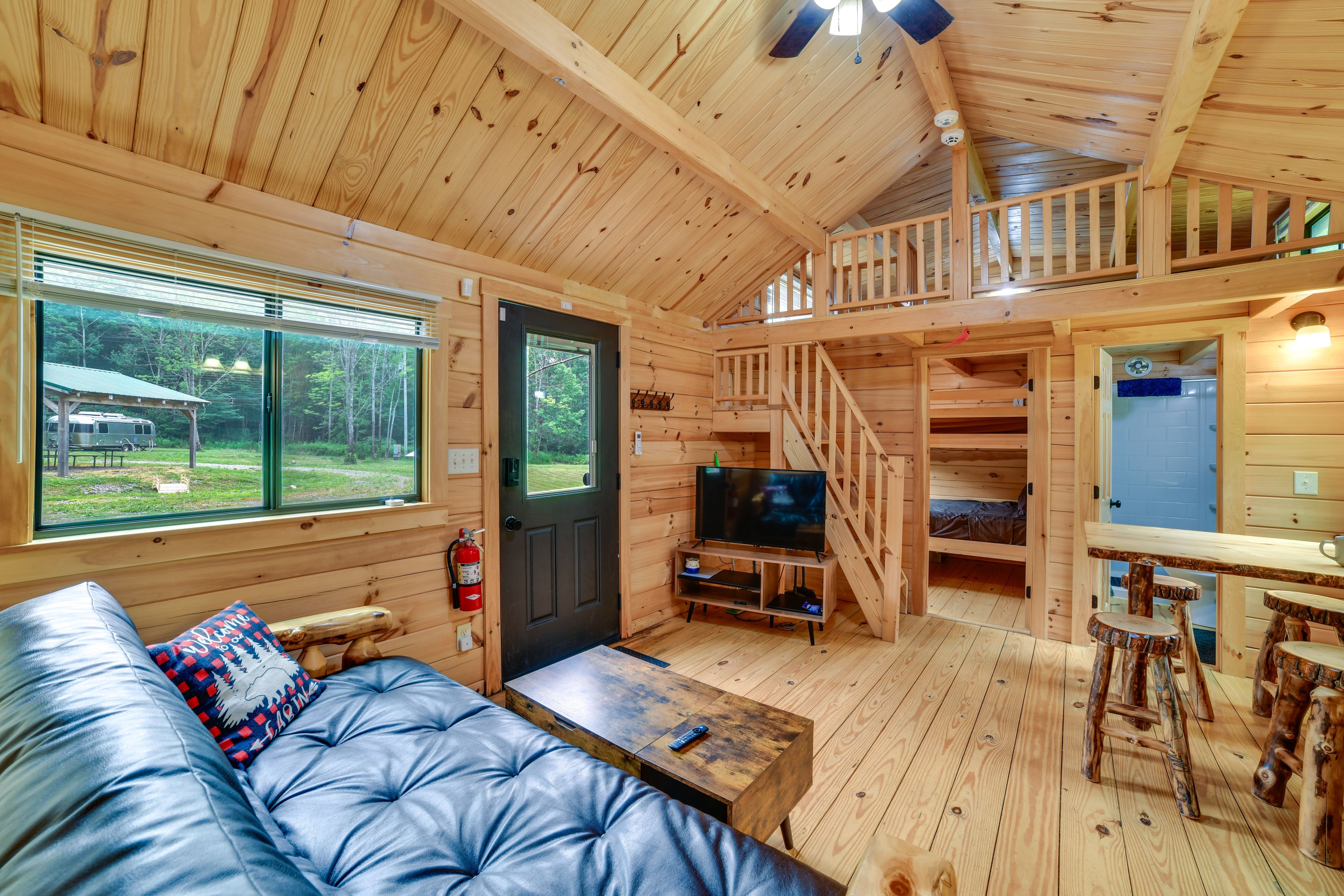 Franklin Vacation Rental | 2BR | 1BA | 400 Sq Ft | Stairs to Enter