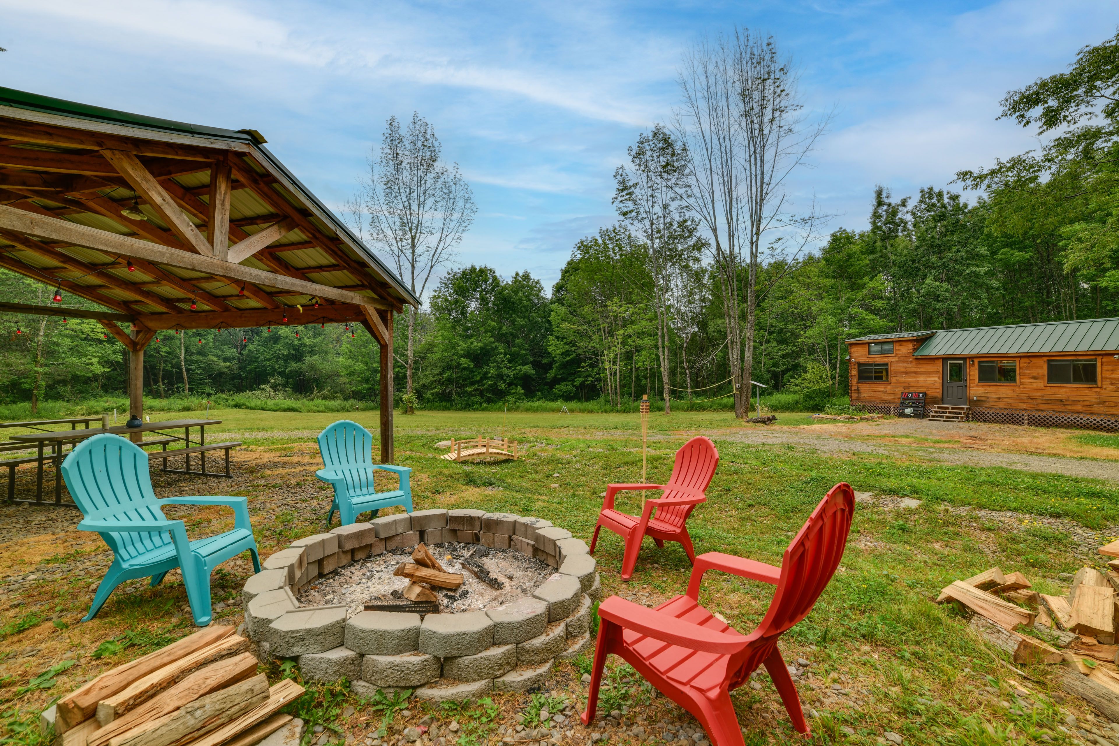 Shared Outdoor Space | Gas Grill | Fire Pit | Volleyball Net