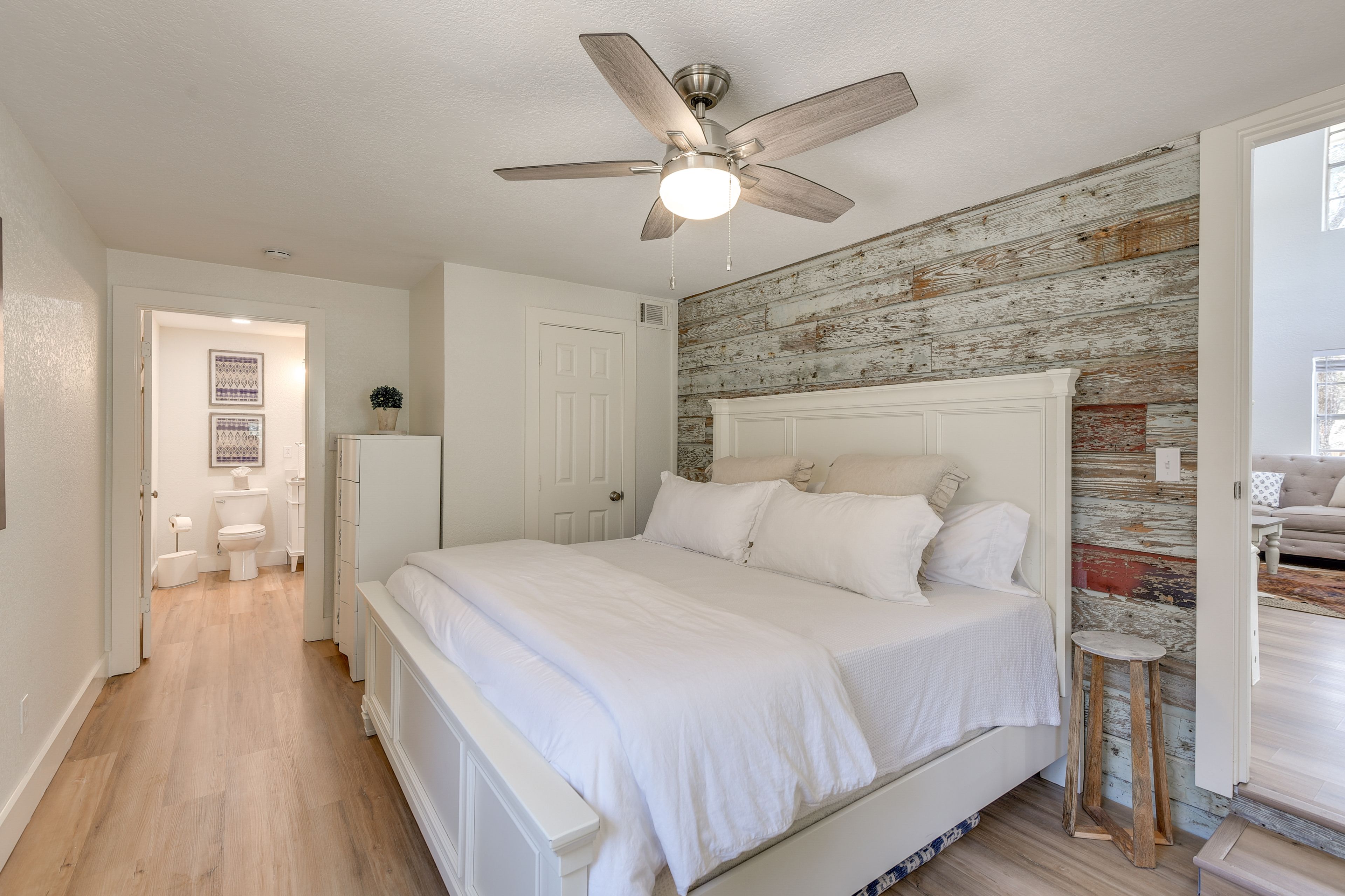 Bedroom 5 | King Bed