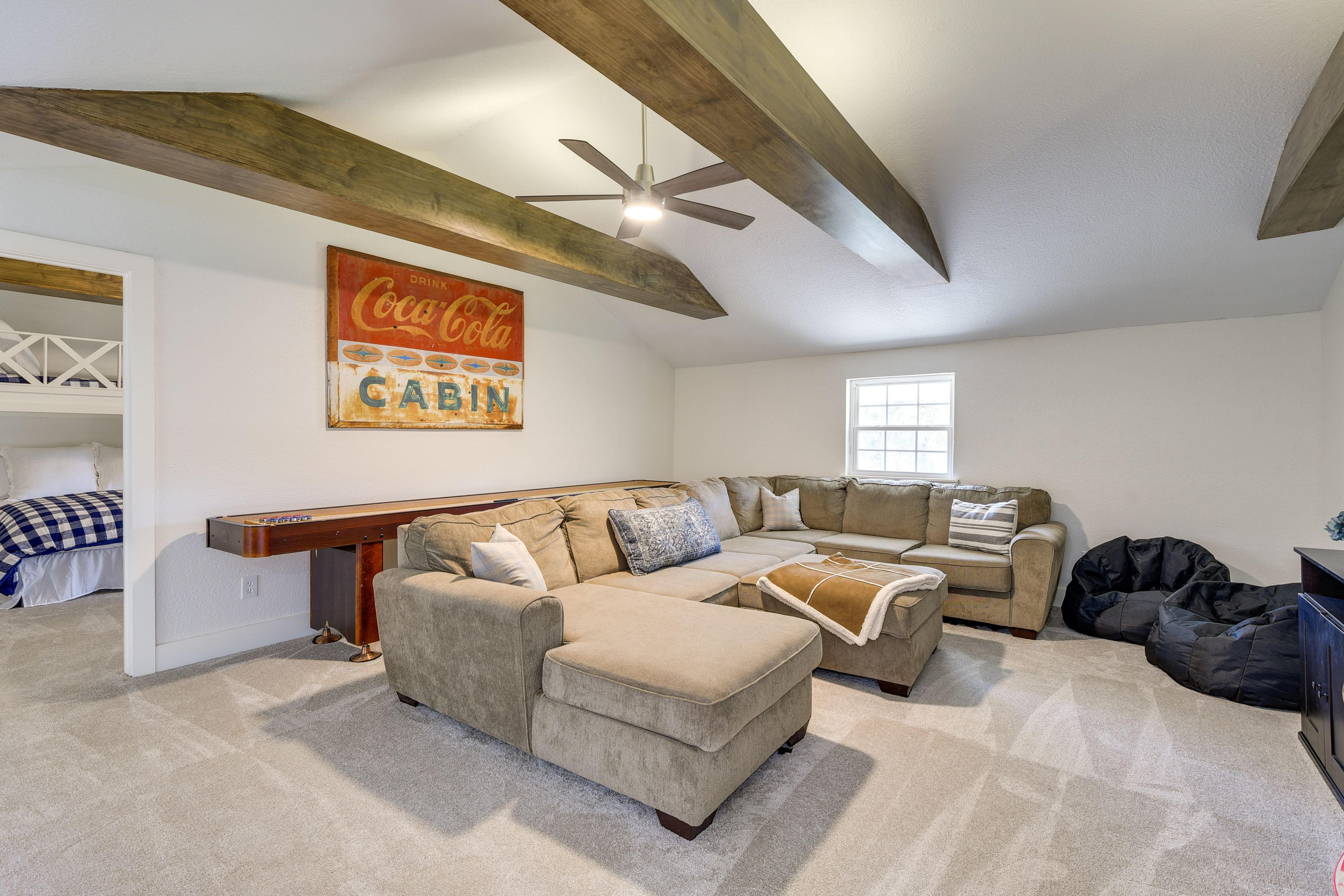 Living Room | Smart TV
