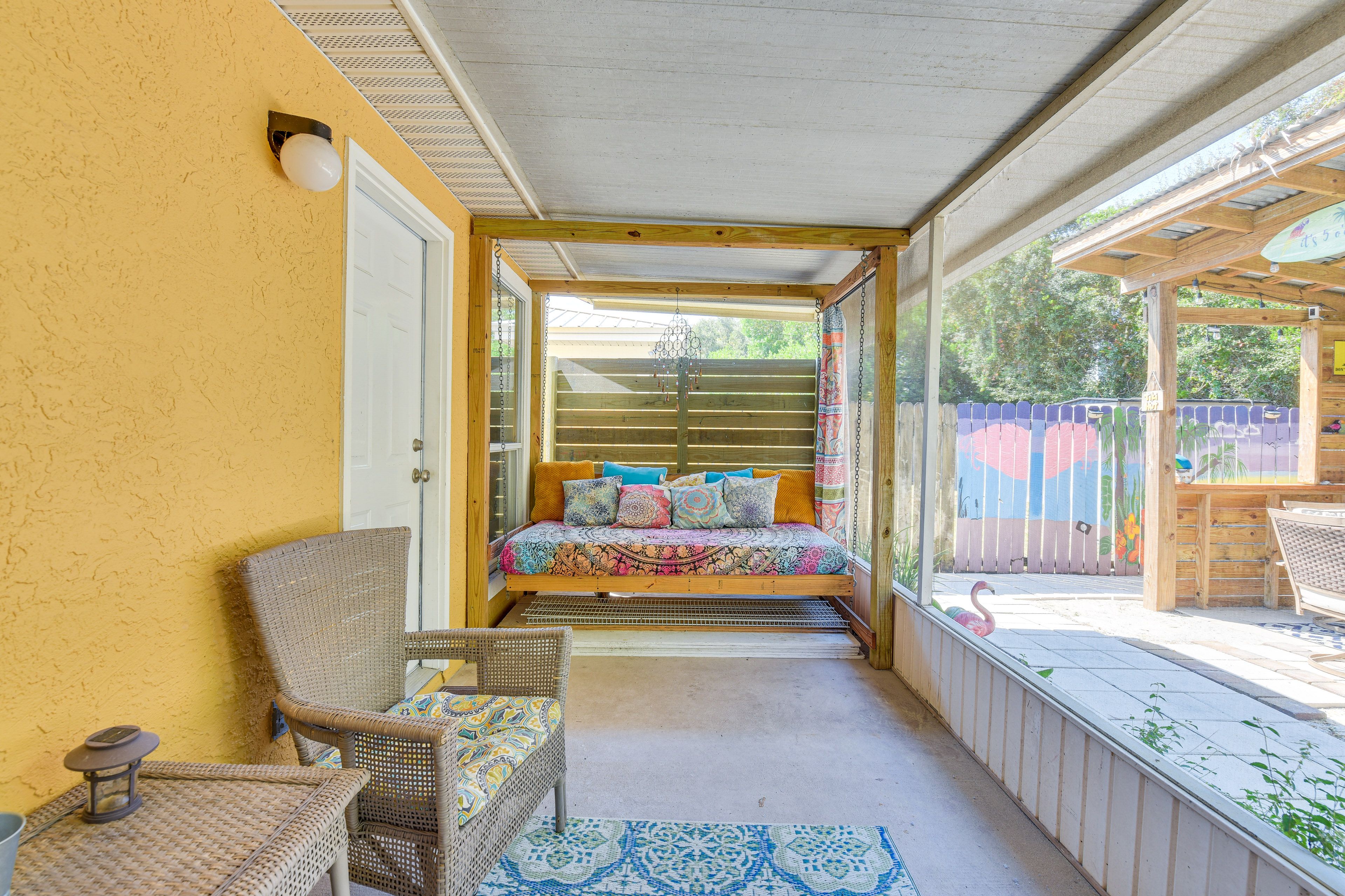 Private Screened-In Lanai