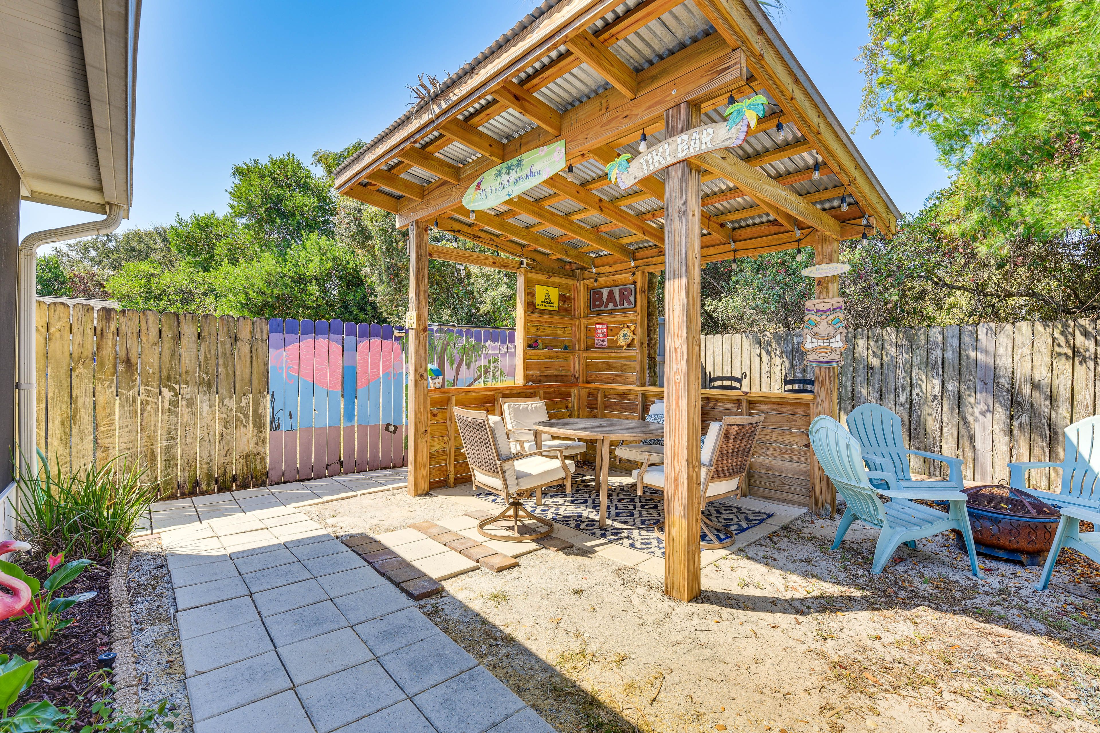 Yard | Fire Pit | Gas Grill